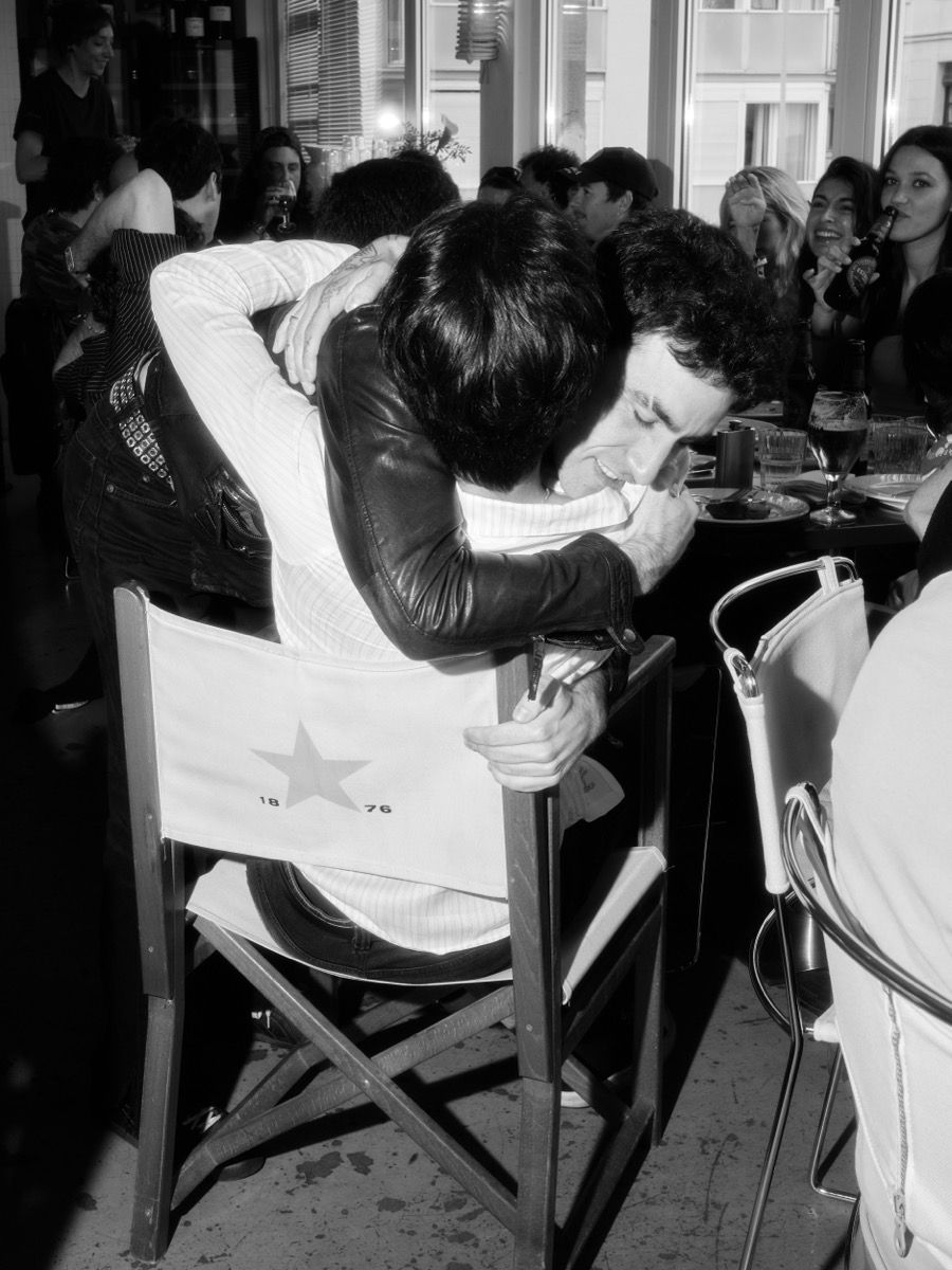 BARBACUE e BUFET SOCIS CLUB inaugurano l'estate a Casa Costa in collaborazione con Levi's L'evento annuale a Barcellona ha riunito personalità della musica, moda, arte e cultura | Image 619809