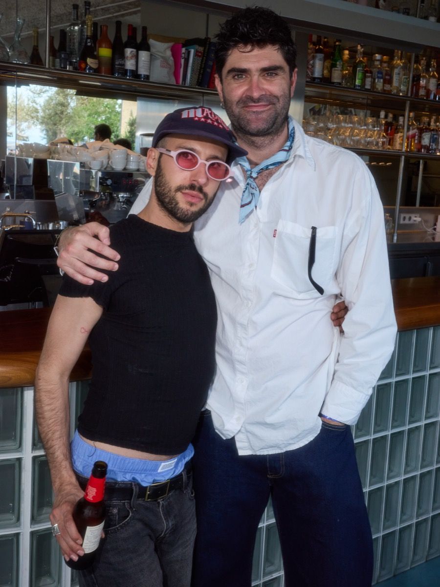 BARBACUE e BUFET SOCIS CLUB inaugurano l'estate a Casa Costa in collaborazione con Levi's L'evento annuale a Barcellona ha riunito personalità della musica, moda, arte e cultura | Image 619808