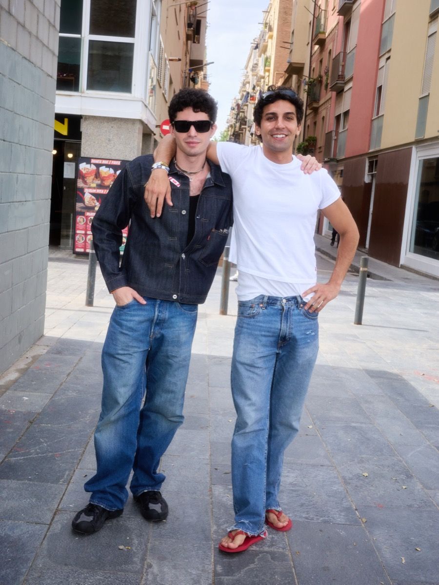 BARBACUE e BUFET SOCIS CLUB inaugurano l'estate a Casa Costa in collaborazione con Levi's L'evento annuale a Barcellona ha riunito personalità della musica, moda, arte e cultura | Image 619786