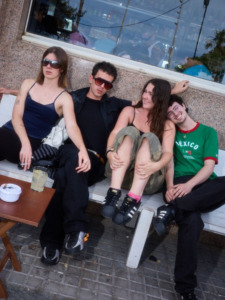 BARBACUE e BUFET SOCIS CLUB inaugurano l'estate a Casa Costa in collaborazione con Levi's L'evento annuale a Barcellona ha riunito personalità della musica, moda, arte e cultura | Image 619785