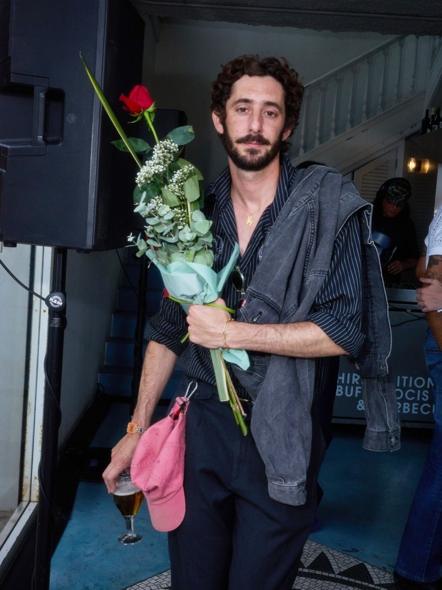 BARBACUE e BUFET SOCIS CLUB inaugurano l'estate a Casa Costa in collaborazione con Levi's L'evento annuale a Barcellona ha riunito personalità della musica, moda, arte e cultura | Image 619781