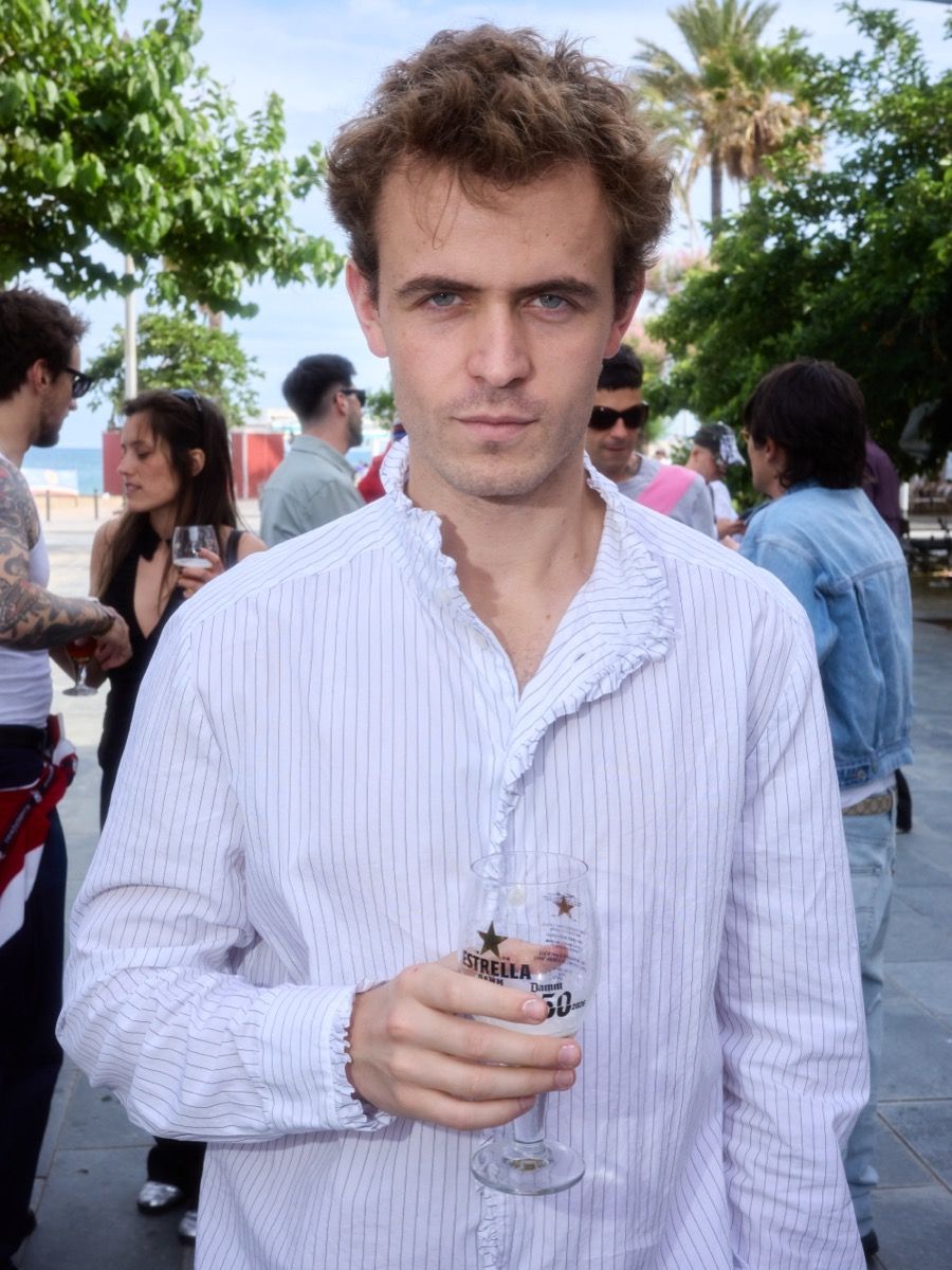 BARBACUE e BUFET SOCIS CLUB inaugurano l'estate a Casa Costa in collaborazione con Levi's L'evento annuale a Barcellona ha riunito personalità della musica, moda, arte e cultura | Image 619773