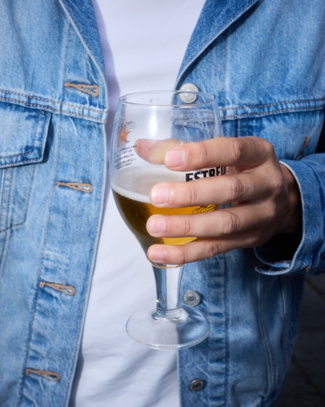 BARBACUE e BUFET SOCIS CLUB inaugurano l'estate a Casa Costa in collaborazione con Levi's L'evento annuale a Barcellona ha riunito personalità della musica, moda, arte e cultura