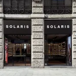 Solaris unisce stile e tecnologia per trovare gli occhiali perfetti per l'estate  Tutto quello che c'è da sapere sullo store di via Dante, a Milano, nato per i creativi della città
