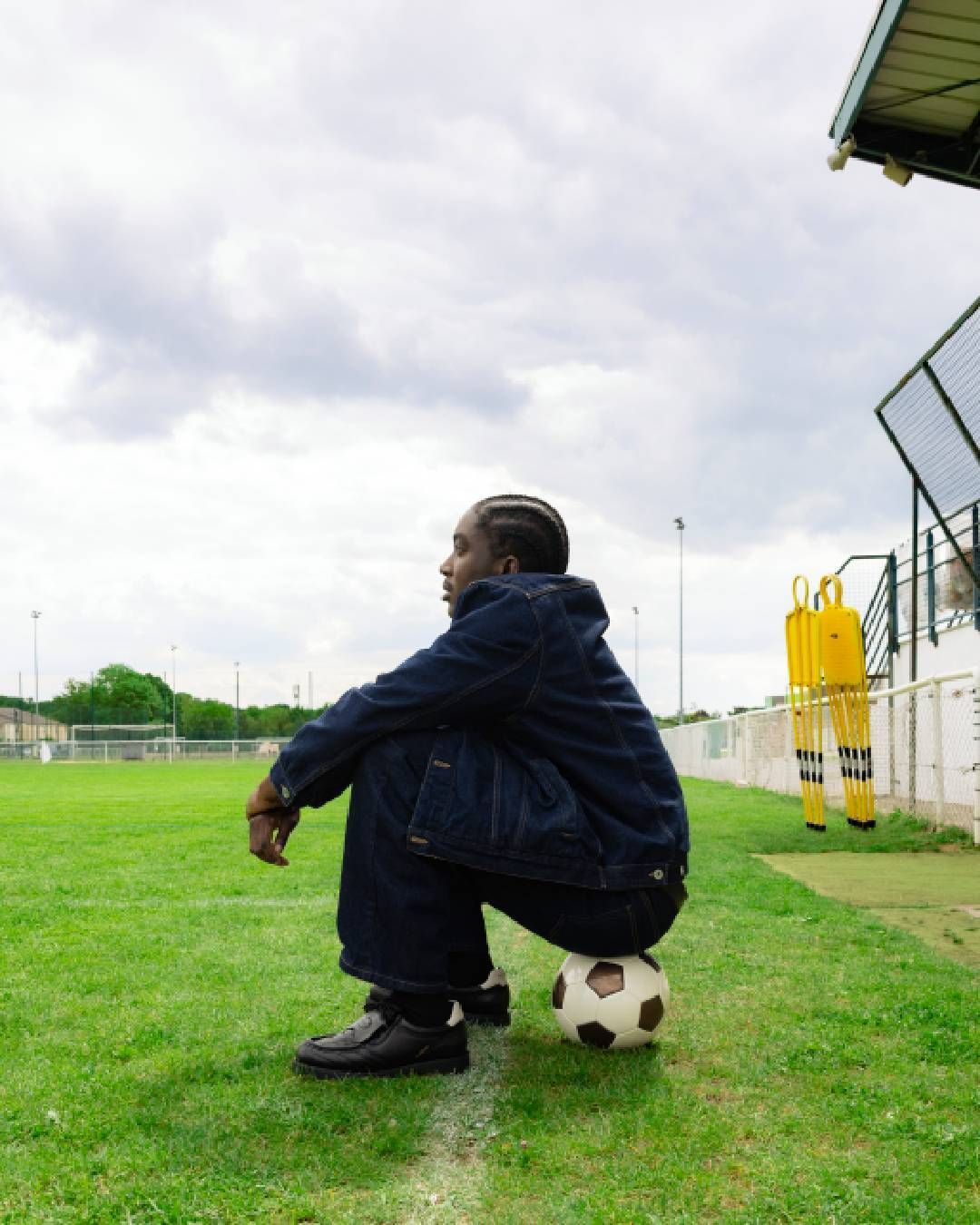 Kleman lance la PADROR FC à l’occasion de la Coupe du Monde de Football Kleman s'empare de la tendance blokecore et transforme son mythique derby en un hommage au football des années 90