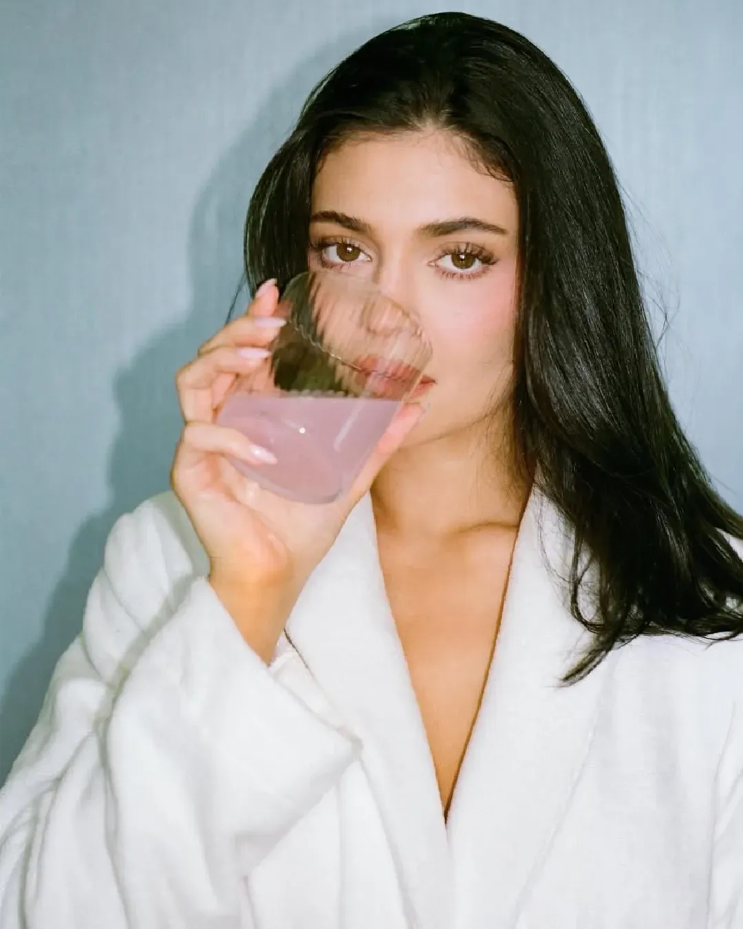 La passione della Gen Z per le bevande alcohol-free non è solo una questione di salute  Una generazione che consuma solo con la promessa di stare meglio