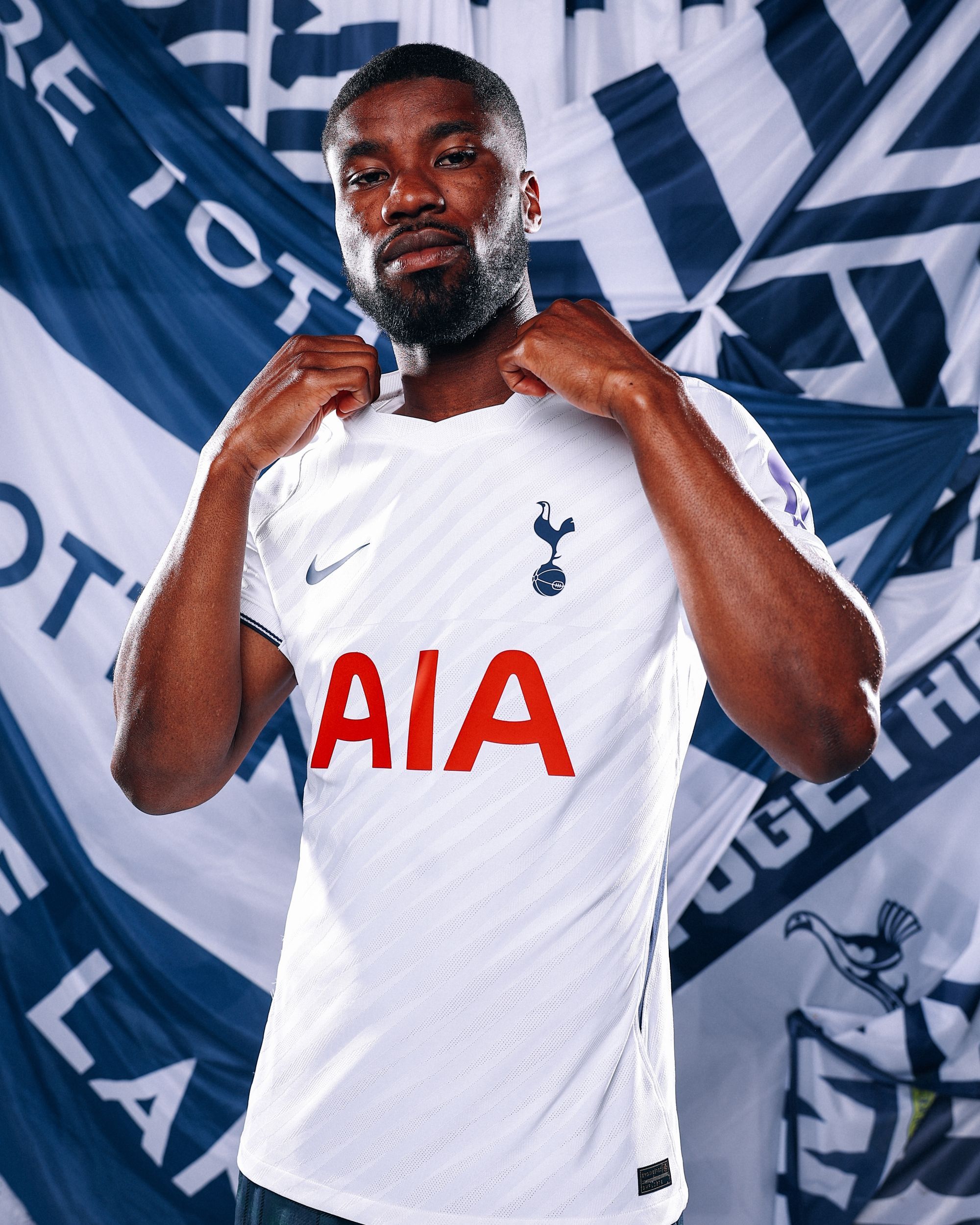 Tottenham Hotspur e Nike svelano i kit Home e Away 2026/27 Tradizione e innovazione