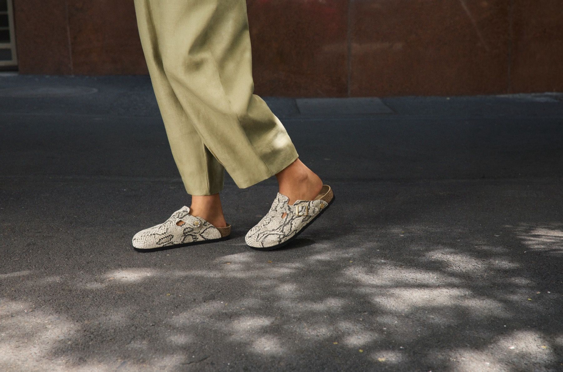 BIRKENSTOCK presenta “ANIMAL PACK” I modelli iconici cambiano look nella campagna Natural Interaction | Image 623721