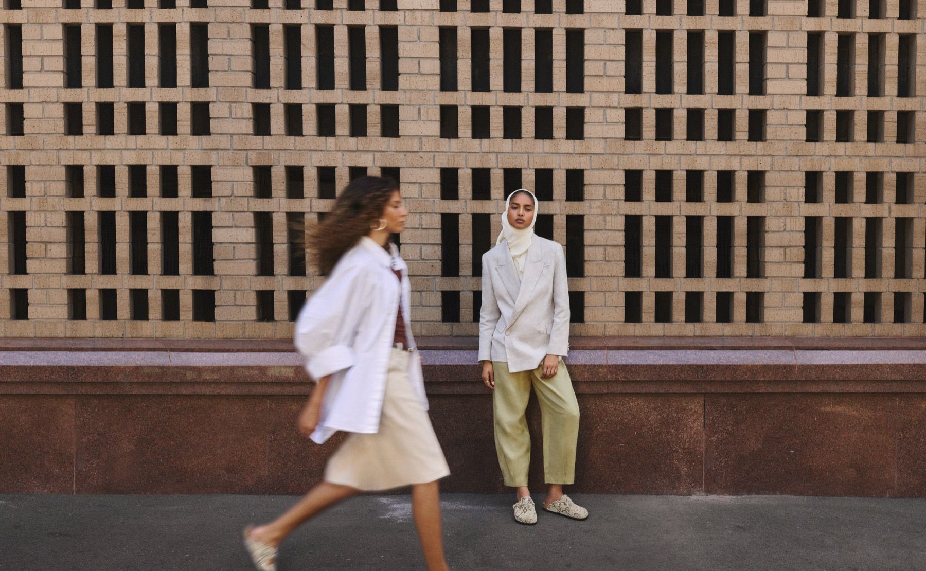 BIRKENSTOCK presenta “ANIMAL PACK” I modelli iconici cambiano look nella campagna Natural Interaction | Image 623720