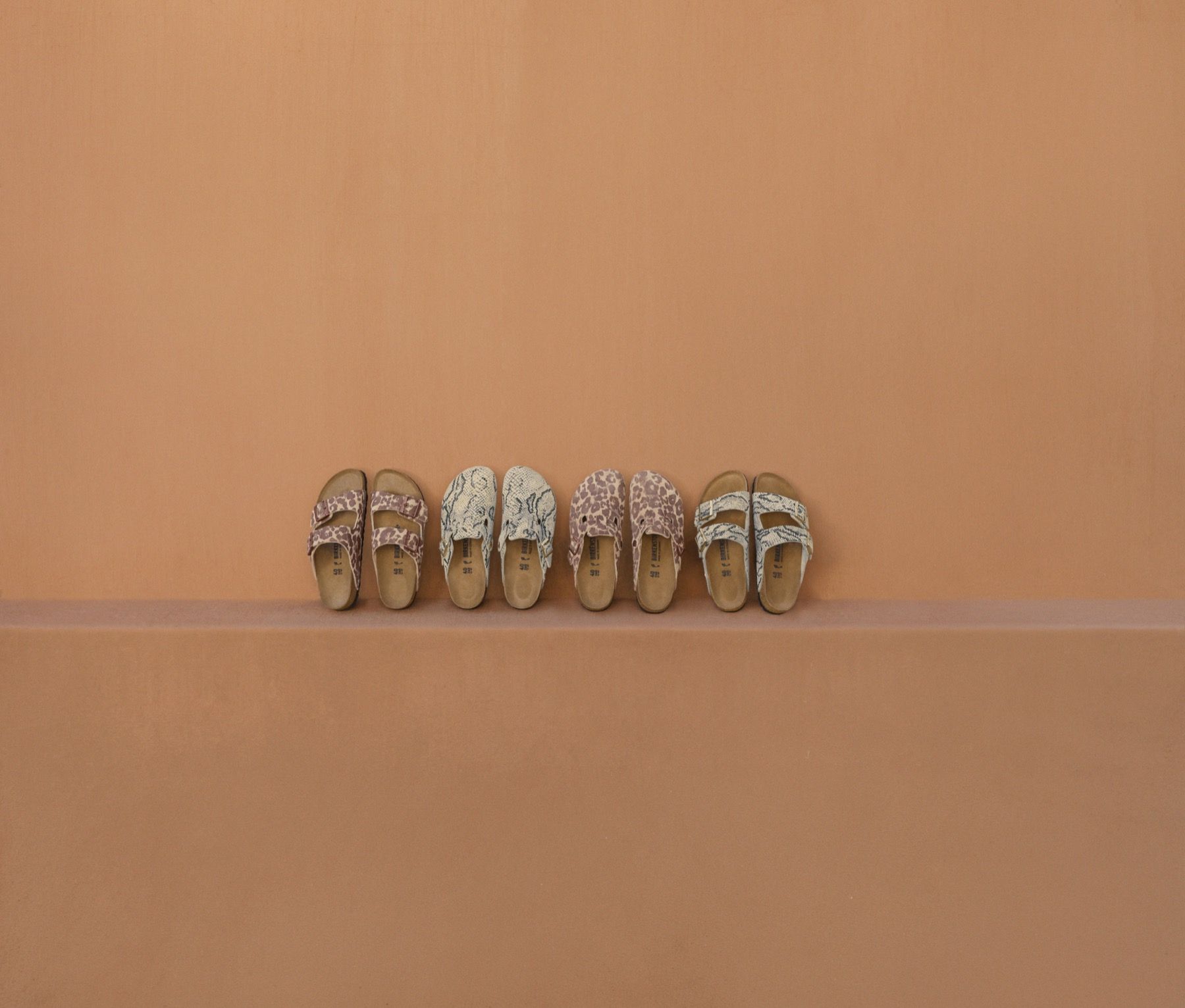 BIRKENSTOCK presenta “ANIMAL PACK” I modelli iconici cambiano look nella campagna Natural Interaction | Image 623702