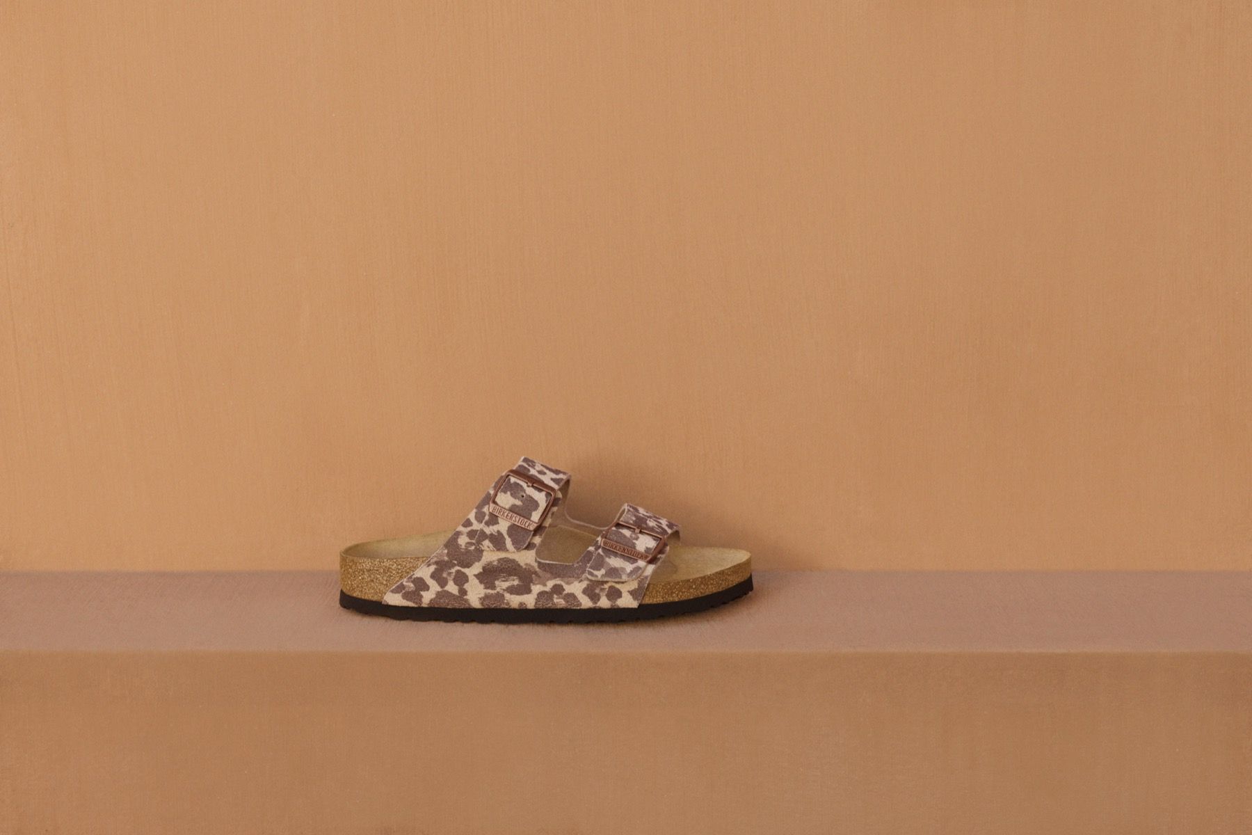 BIRKENSTOCK presenta “ANIMAL PACK” I modelli iconici cambiano look nella campagna Natural Interaction | Image 623700
