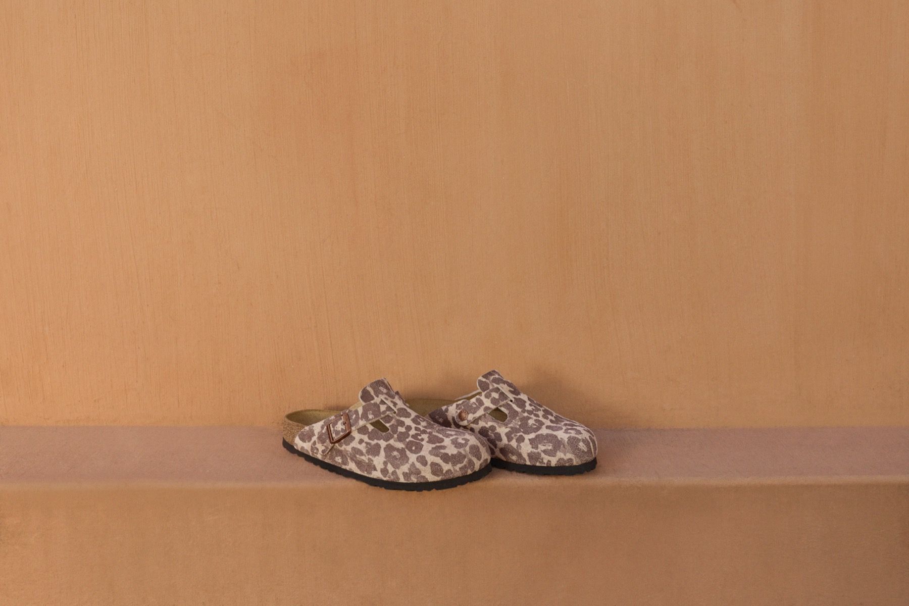 BIRKENSTOCK presenta “ANIMAL PACK” I modelli iconici cambiano look nella campagna Natural Interaction | Image 623699