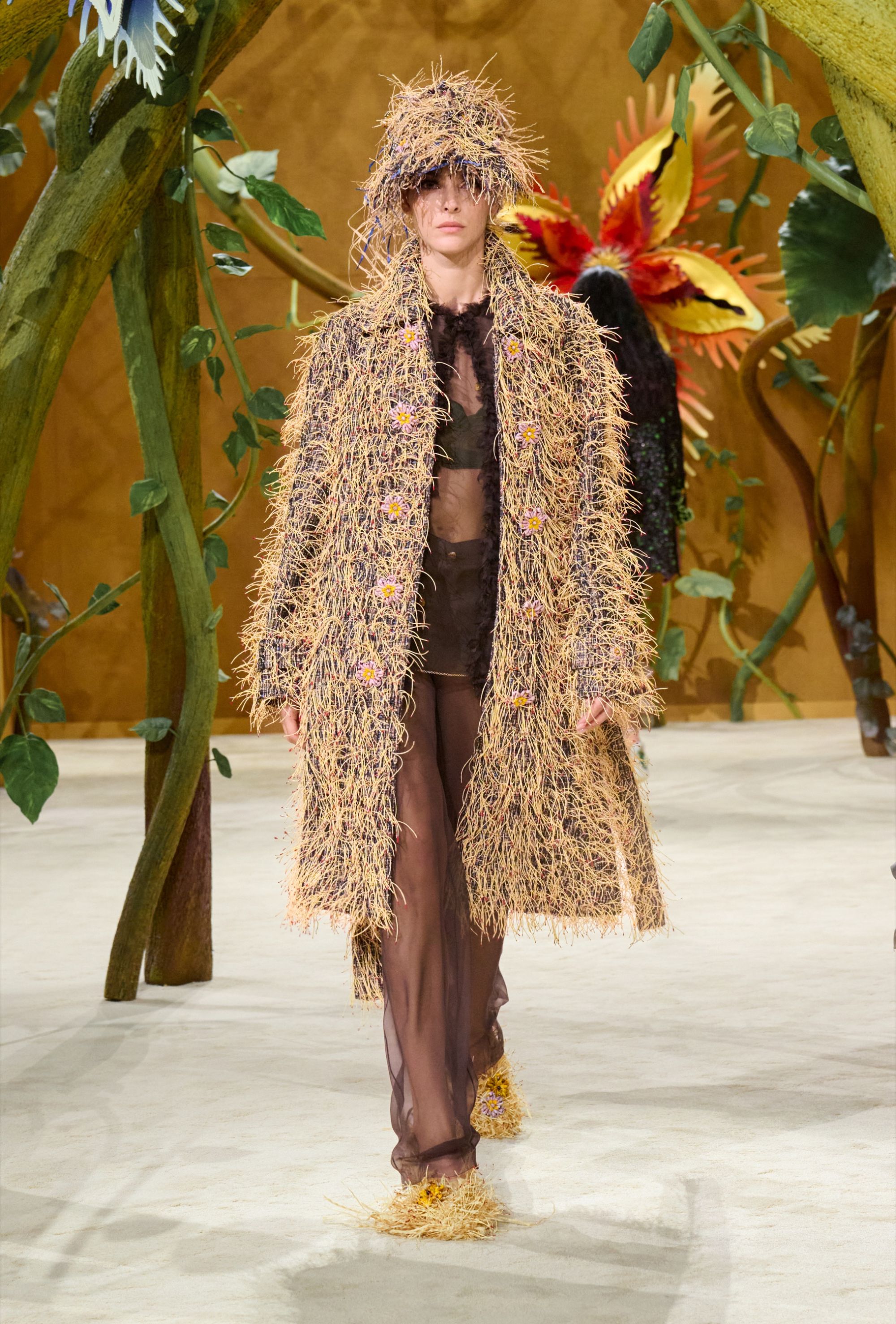Spaventapasseri e fate attraversano la Chanel Couture 2027 La narrativa Blazy continua in un nuovo mondo, questa volta quello delle fate | Image 626002