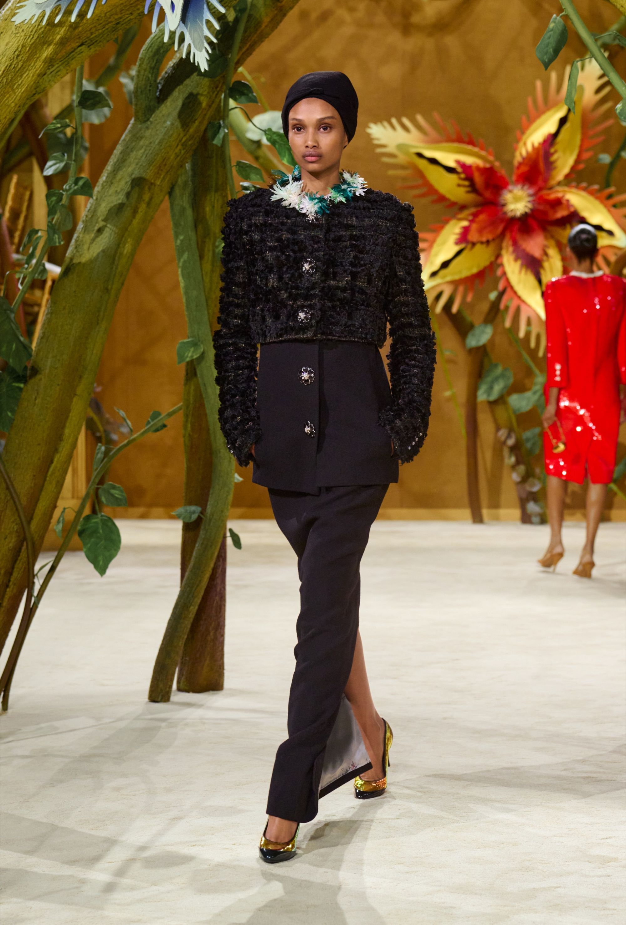 Spaventapasseri e fate attraversano la Chanel Couture 2027 La narrativa Blazy continua in un nuovo mondo, questa volta quello delle fate | Image 626035