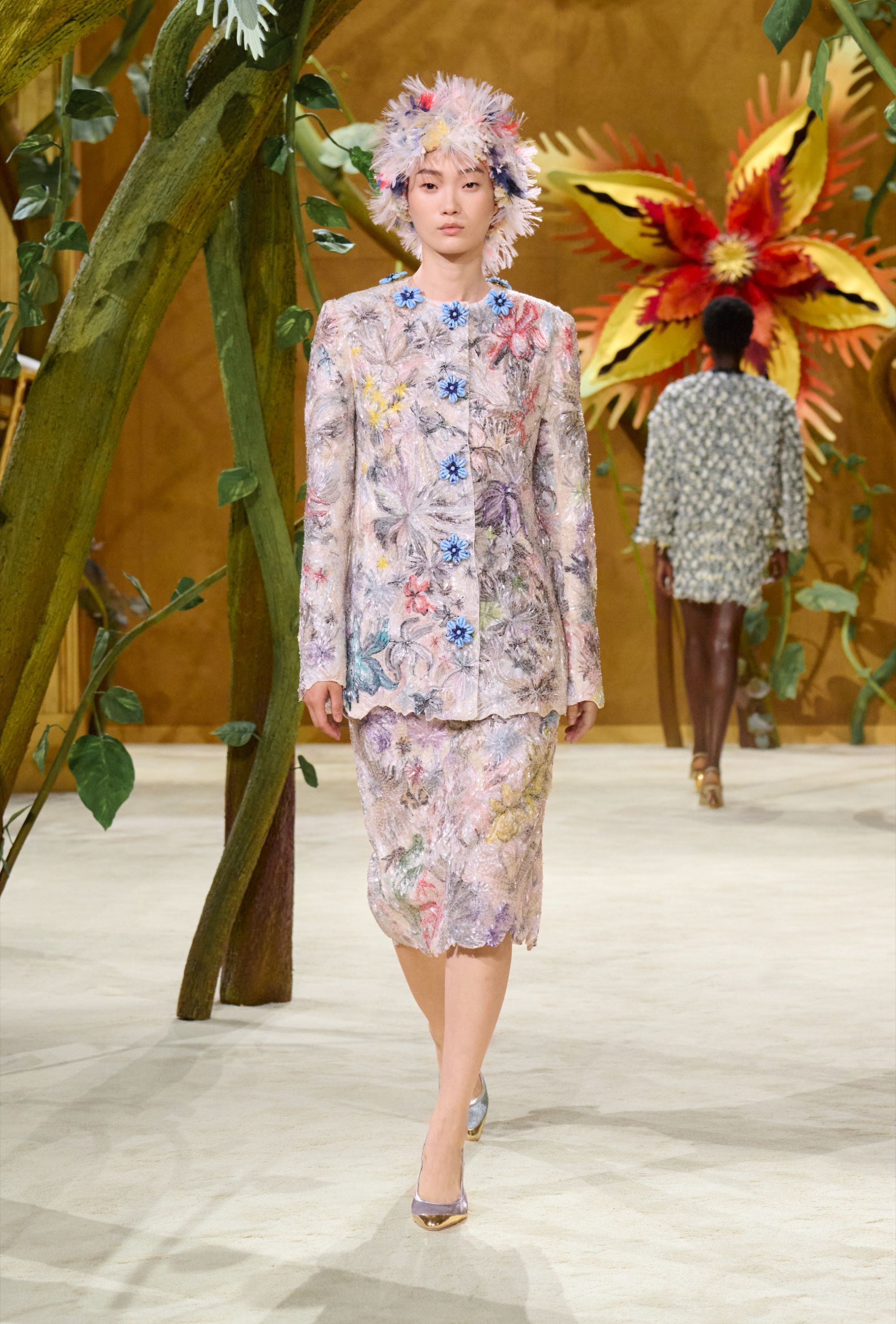 Spaventapasseri e fate attraversano la Chanel Couture 2027 La narrativa Blazy continua in un nuovo mondo, questa volta quello delle fate | Image 626027