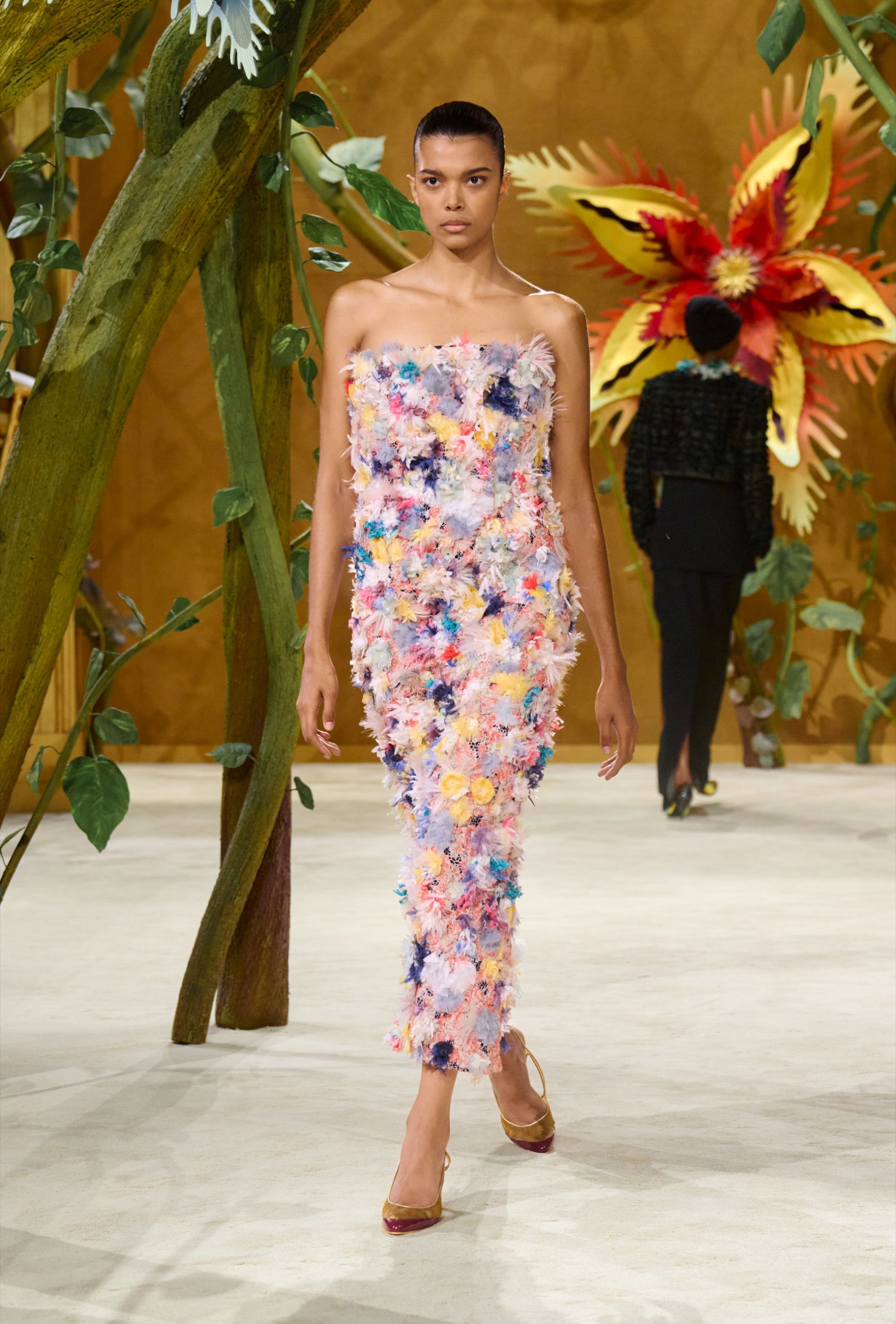 Spaventapasseri e fate attraversano la Chanel Couture 2027 La narrativa Blazy continua in un nuovo mondo, questa volta quello delle fate | Image 626026