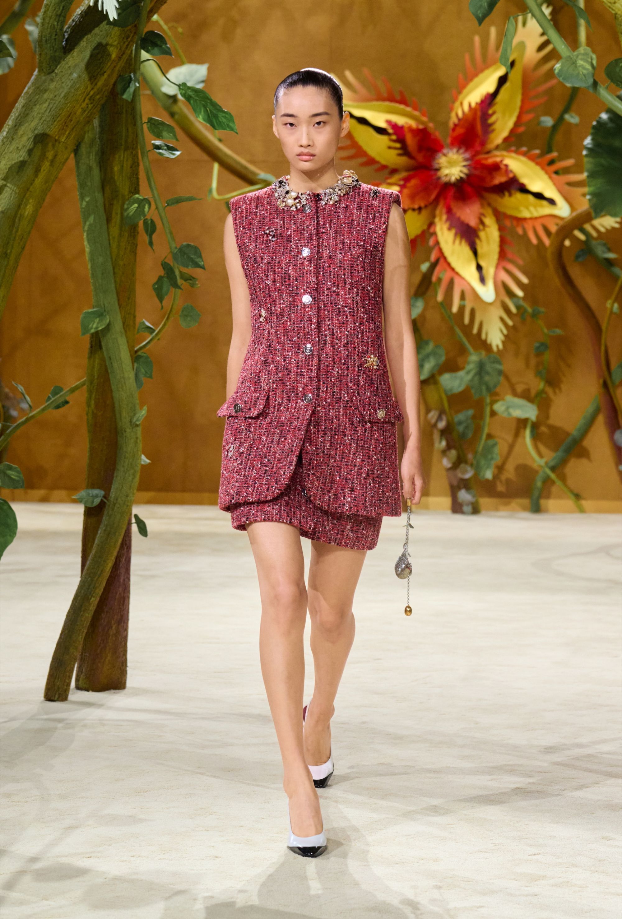 Spaventapasseri e fate attraversano la Chanel Couture 2027 La narrativa Blazy continua in un nuovo mondo, questa volta quello delle fate | Image 626020