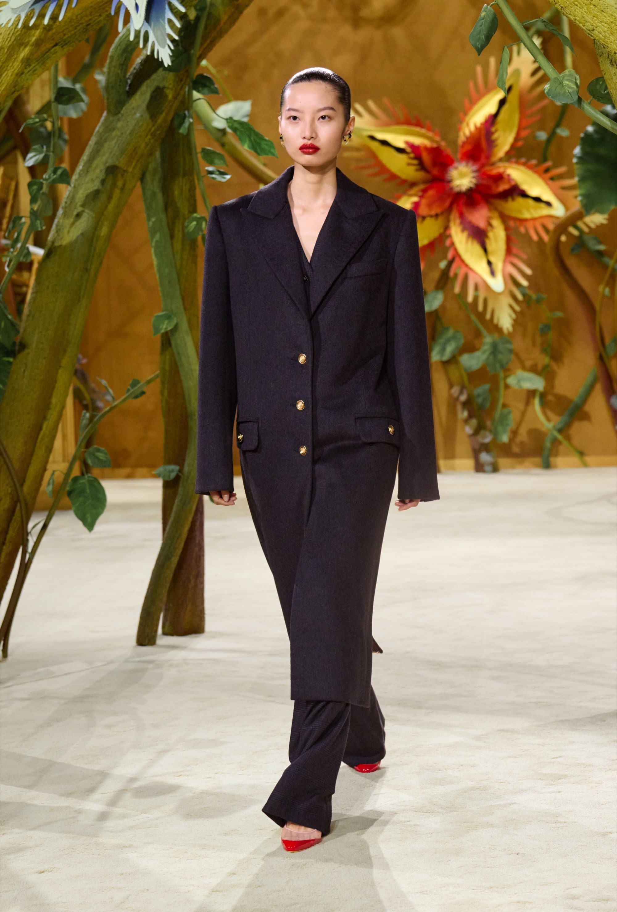 Spaventapasseri e fate attraversano la Chanel Couture 2027 La narrativa Blazy continua in un nuovo mondo, questa volta quello delle fate | Image 626050