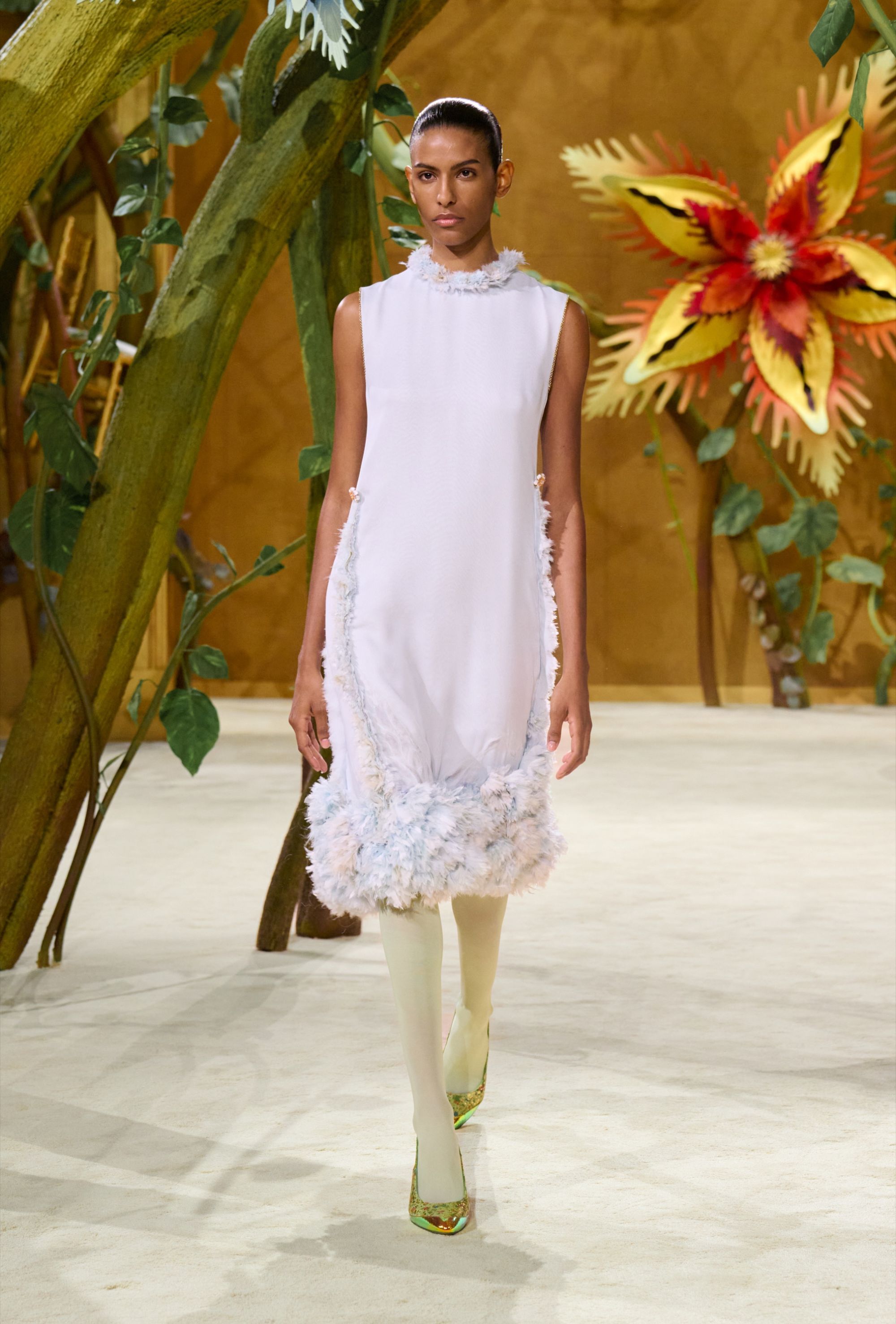 Spaventapasseri e fate attraversano la Chanel Couture 2027 La narrativa Blazy continua in un nuovo mondo, questa volta quello delle fate | Image 626049
