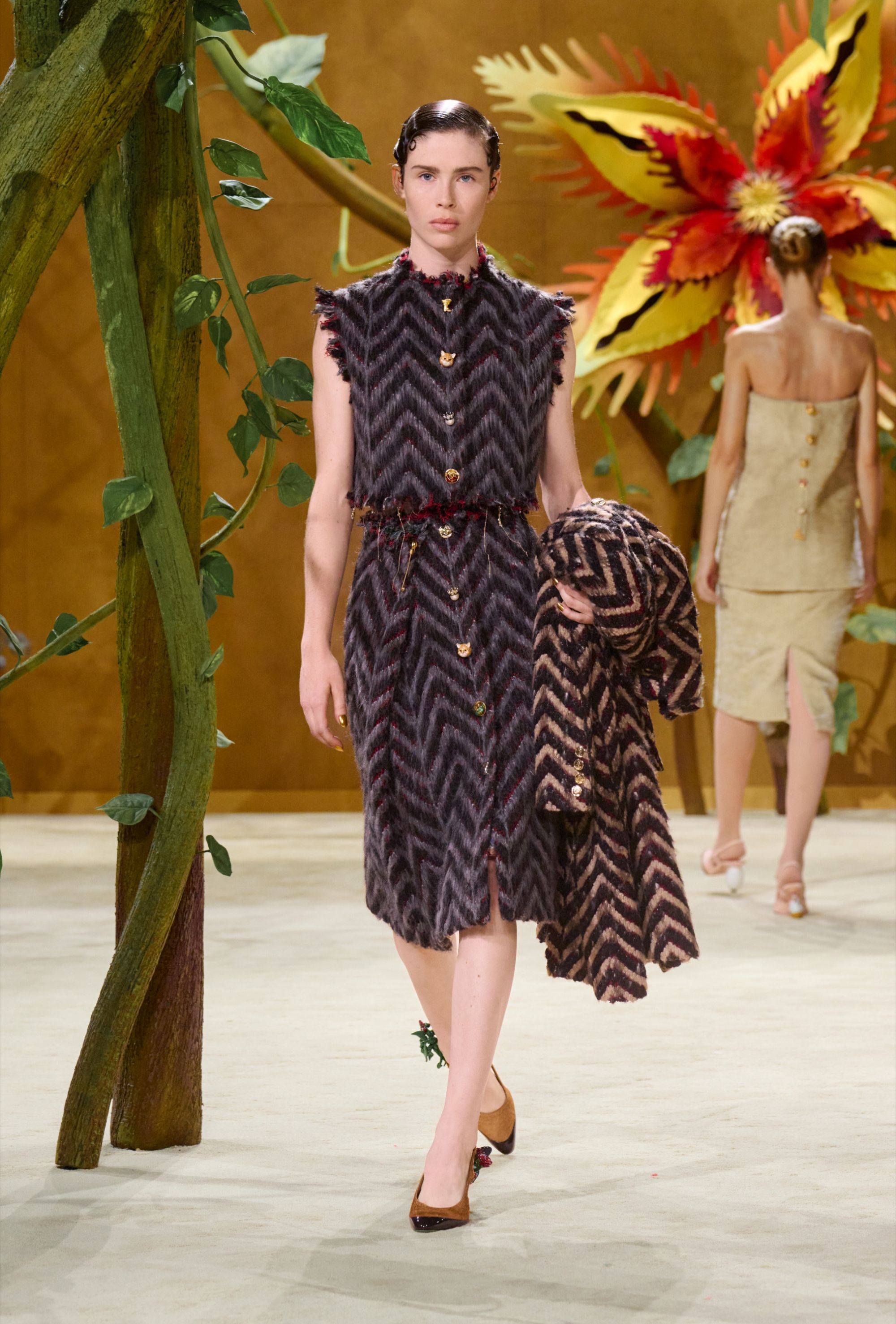 Spaventapasseri e fate attraversano la Chanel Couture 2027 La narrativa Blazy continua in un nuovo mondo, questa volta quello delle fate | Image 626046