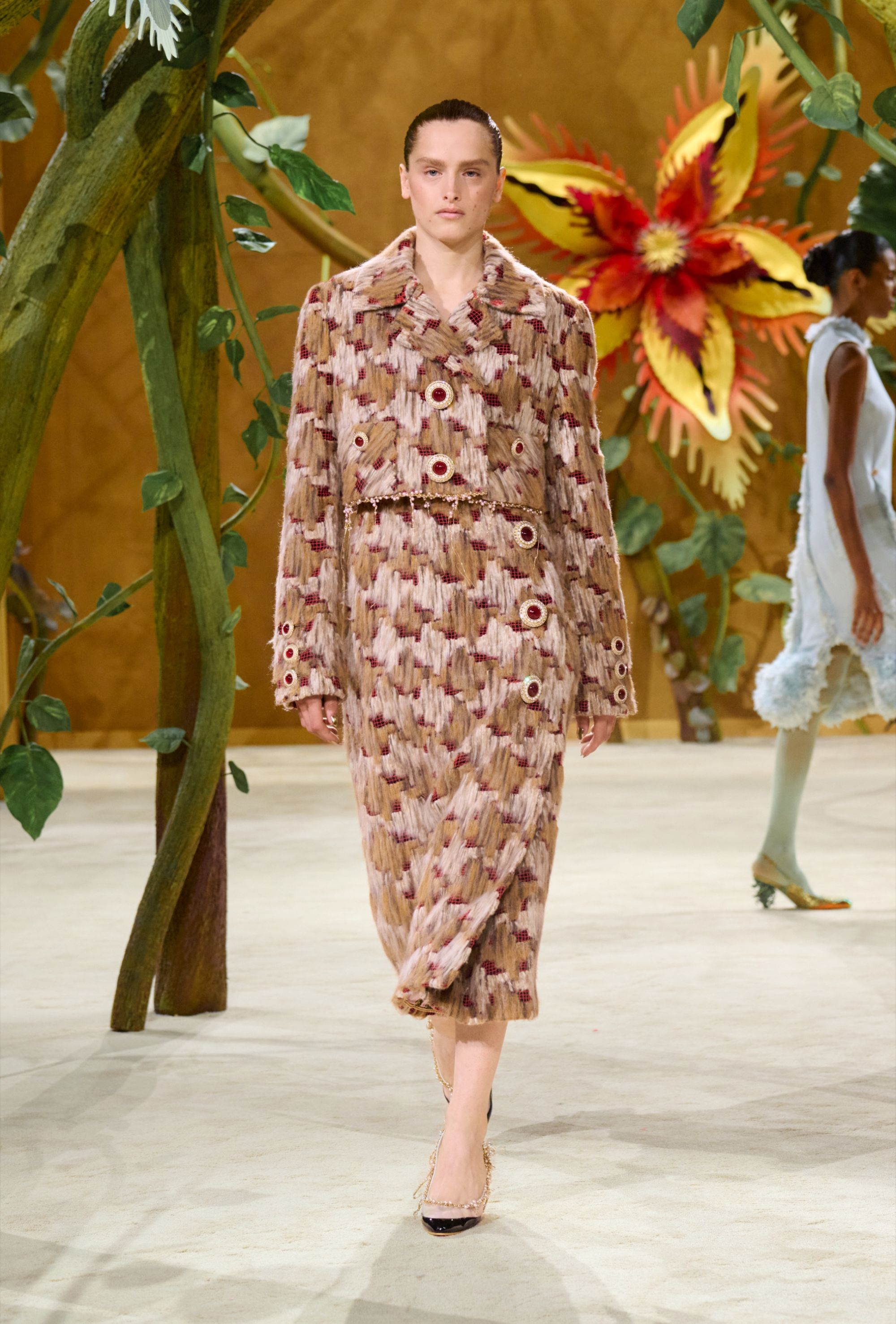 Spaventapasseri e fate attraversano la Chanel Couture 2027 La narrativa Blazy continua in un nuovo mondo, questa volta quello delle fate | Image 626045