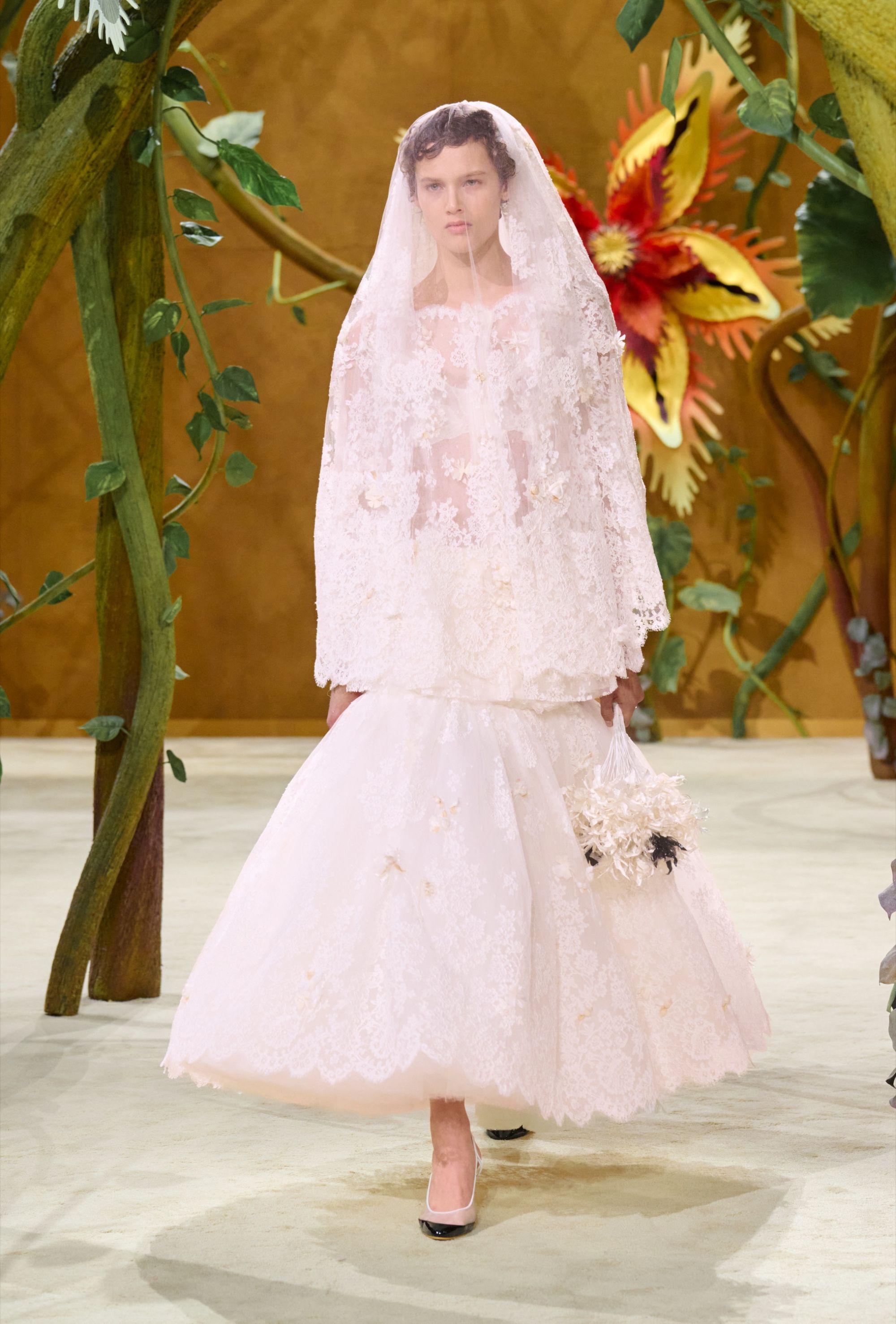 Spaventapasseri e fate attraversano la Chanel Couture 2027 La narrativa Blazy continua in un nuovo mondo, questa volta quello delle fate | Image 626042