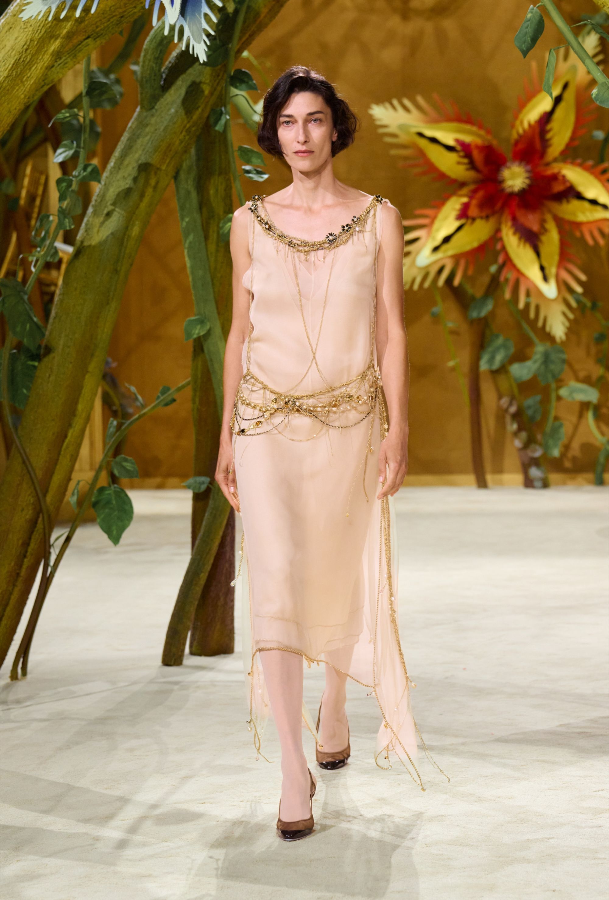 Spaventapasseri e fate attraversano la Chanel Couture 2027 La narrativa Blazy continua in un nuovo mondo, questa volta quello delle fate | Image 626038