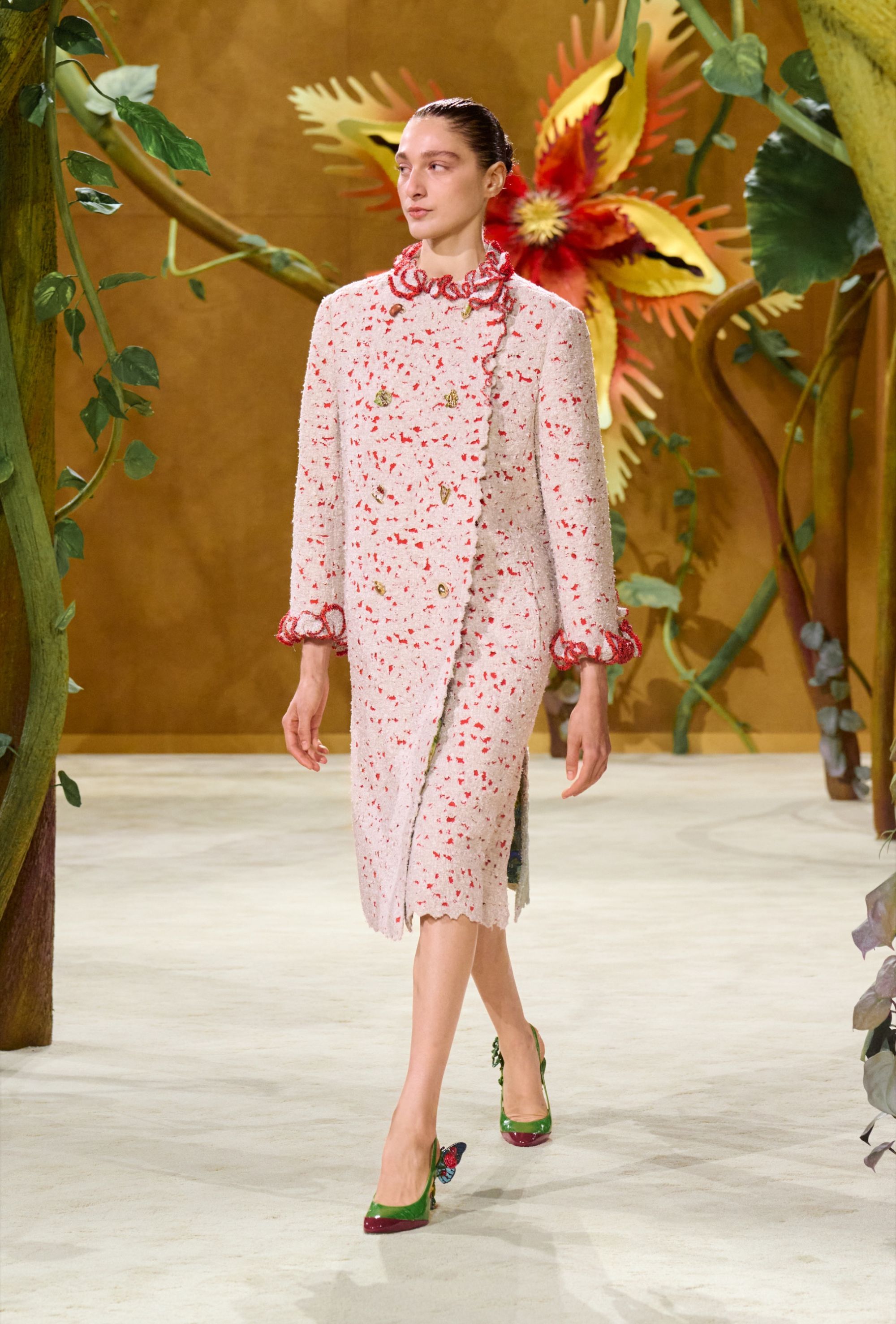 Spaventapasseri e fate attraversano la Chanel Couture 2027 La narrativa Blazy continua in un nuovo mondo, questa volta quello delle fate | Image 626009