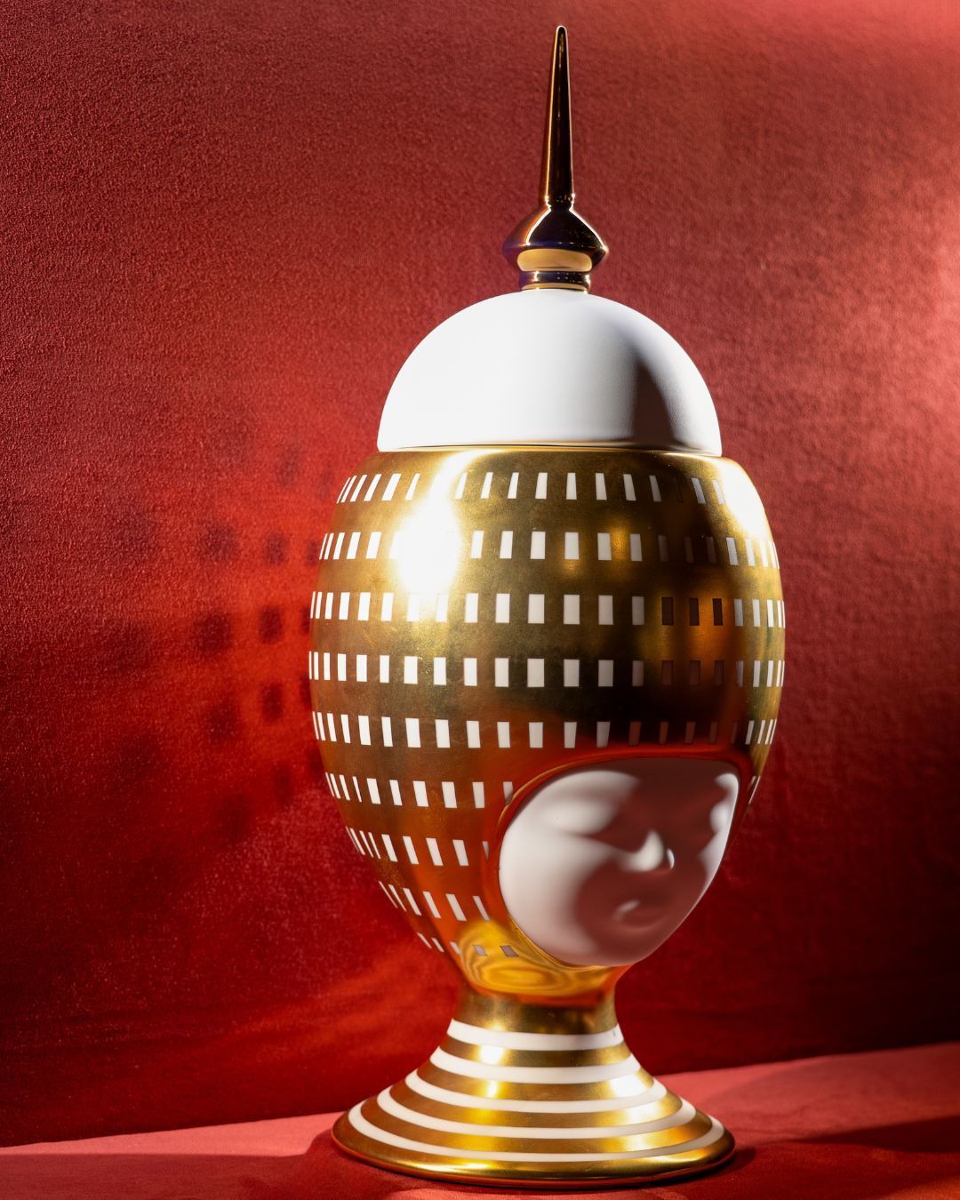 Design Funzione Arte 2026 porta al MAAM di Grosseto un viaggio tra artigianato etrusco e design contemporaneo Cosa accomuna una ceramica etrusca, un oggetto di design contemporaneo e un set cinematografico costruito a mano?