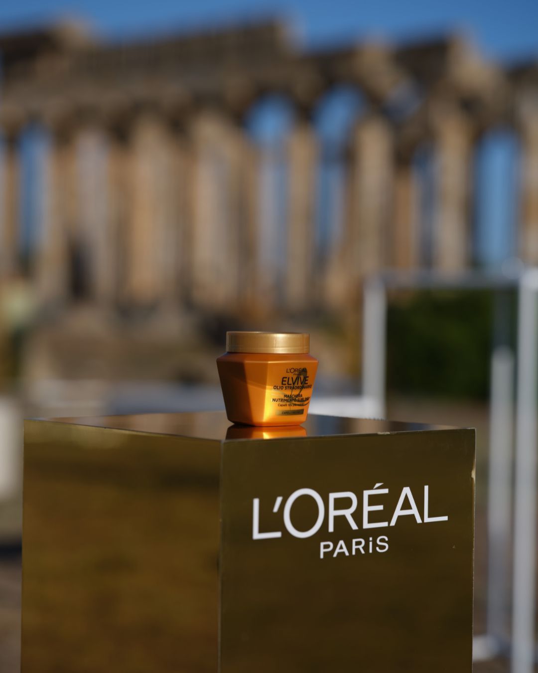 L'Oréal Paris wählt Selinunte als Schauplatz, um zeitlose Schönheit zu feiern Im Mittelpunkt des Erlebnisses stand Elvive Olio Straordinario