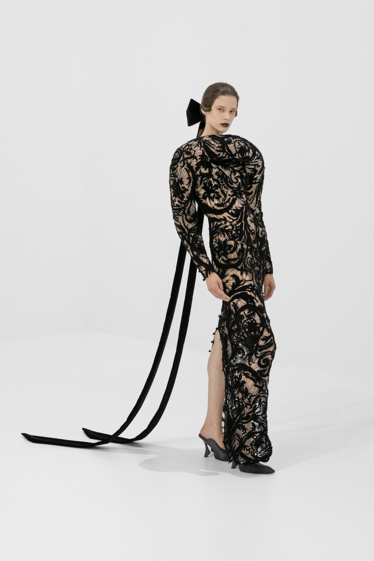 The Poetics of shapes and volumes in Jean Paul Gaultier's Couture 2027 Duran Lantik's debut collection is an ode to the brand's heritage and that of France as a whole | Image 626417