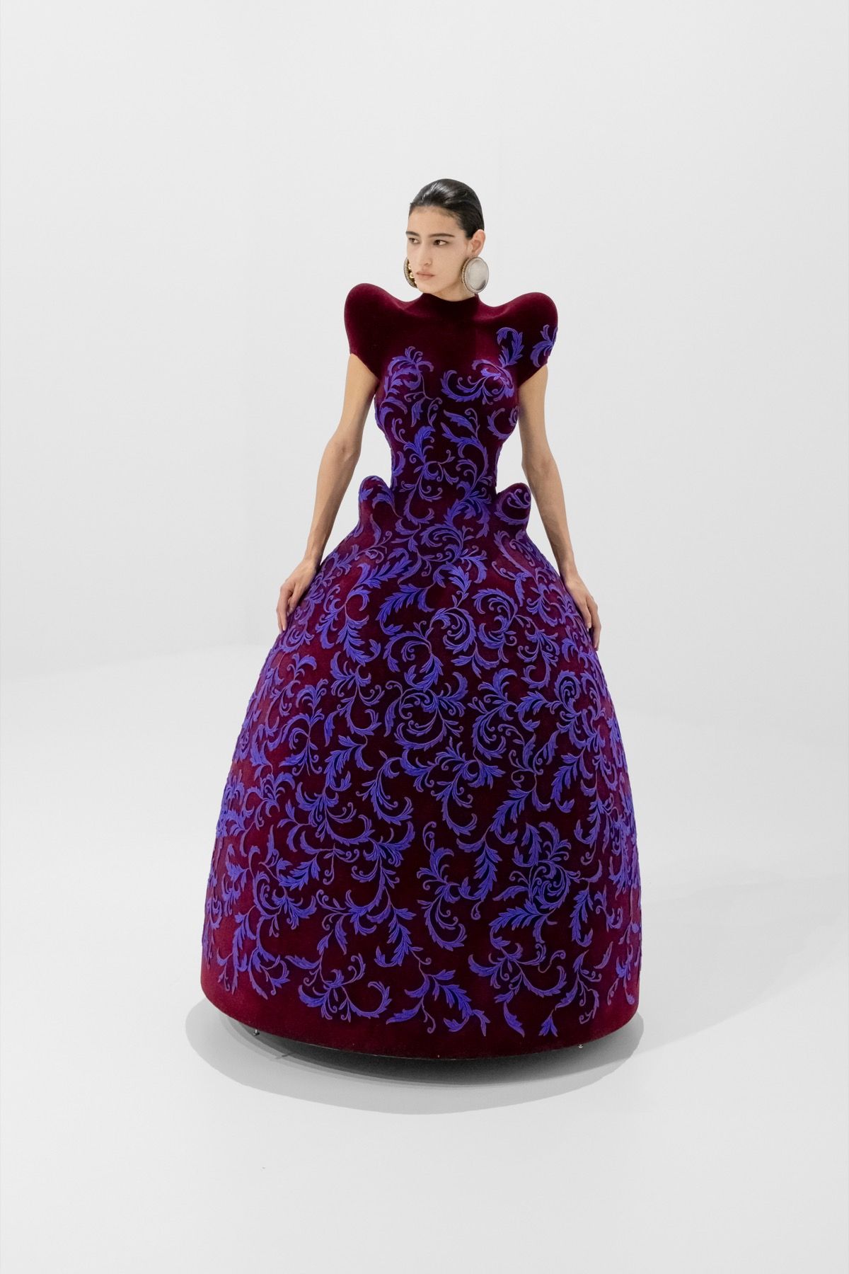 The Poetics of shapes and volumes in Jean Paul Gaultier's Couture 2027 Duran Lantik's debut collection is an ode to the brand's heritage and that of France as a whole | Image 626416