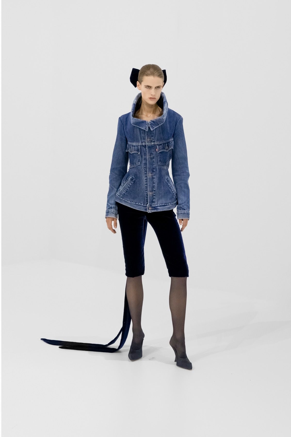 The Poetics of shapes and volumes in Jean Paul Gaultier's Couture 2027 Duran Lantik's debut collection is an ode to the brand's heritage and that of France as a whole | Image 626415