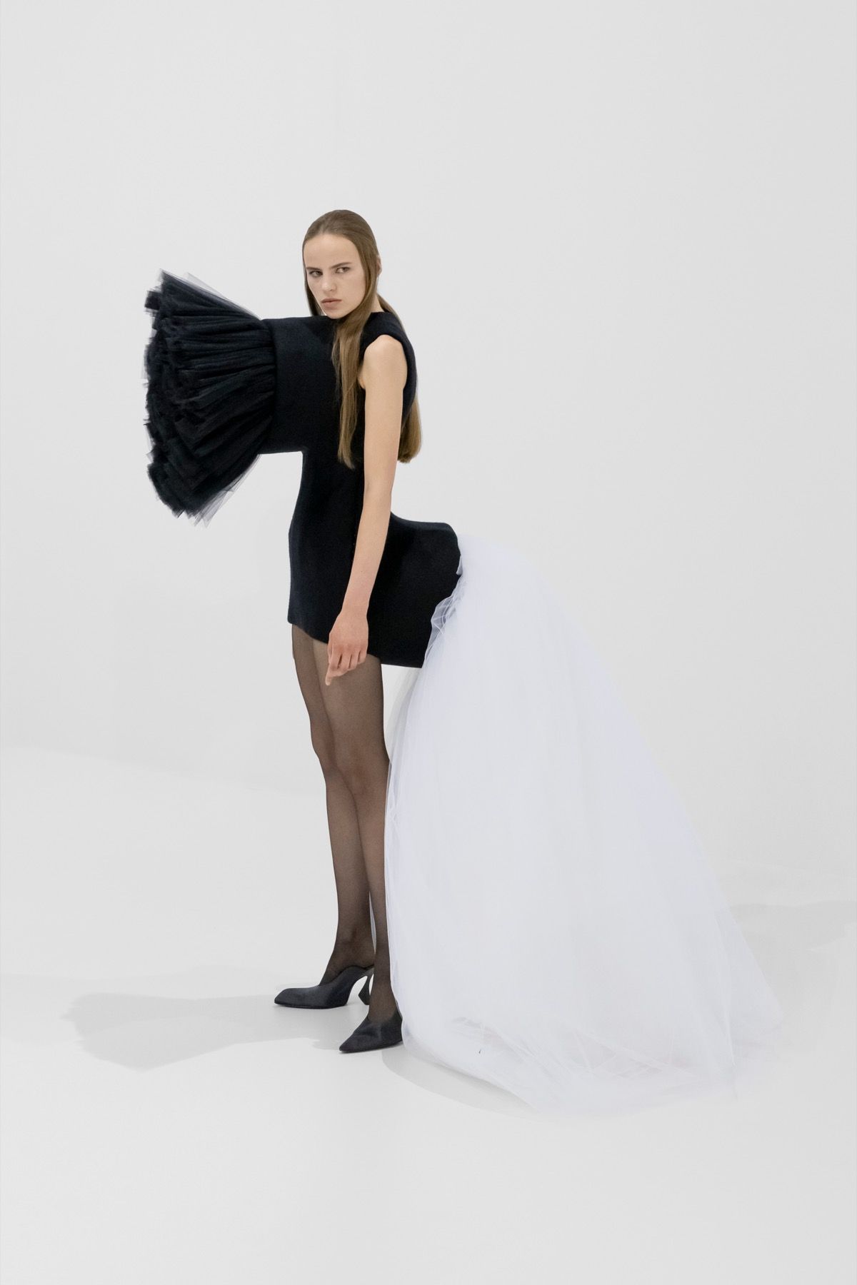 The Poetics of shapes and volumes in Jean Paul Gaultier's Couture 2027 Duran Lantik's debut collection is an ode to the brand's heritage and that of France as a whole | Image 626425