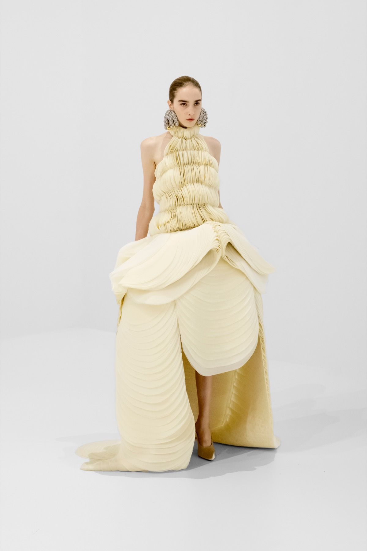 The Poetics of shapes and volumes in Jean Paul Gaultier's Couture 2027 Duran Lantik's debut collection is an ode to the brand's heritage and that of France as a whole | Image 626437