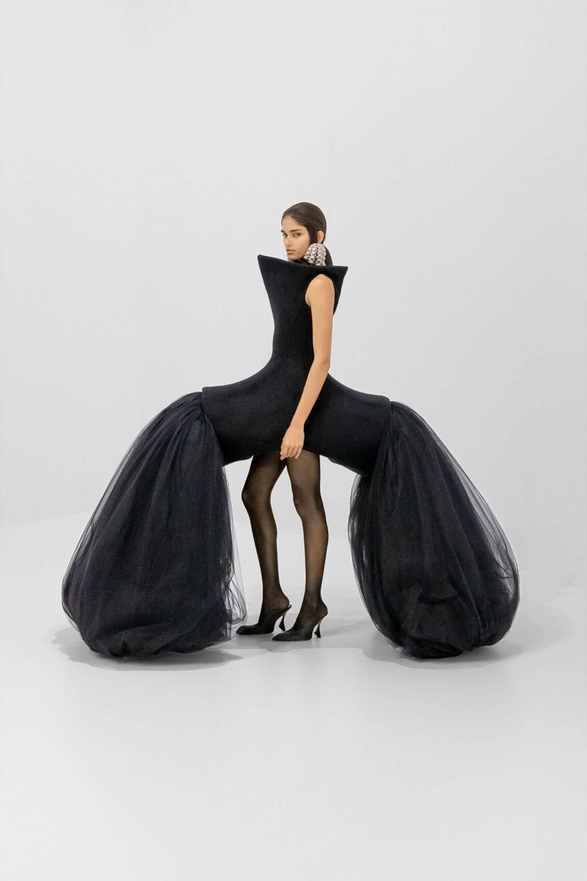 The Poetics of shapes and volumes in Jean Paul Gaultier's Couture 2027 Duran Lantik's debut collection is an ode to the brand's heritage and that of France as a whole | Image 626419