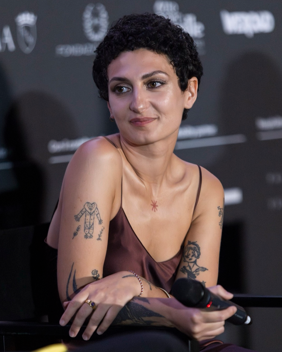 Ecco com'è andato lo screening de Il Capitone da Cinema in Piazza La proiezione del film è stata accompagnata da un talk dedicato al racconto di Napoli, moderato da Sabato De Sarno in collaborazione con nss edicola