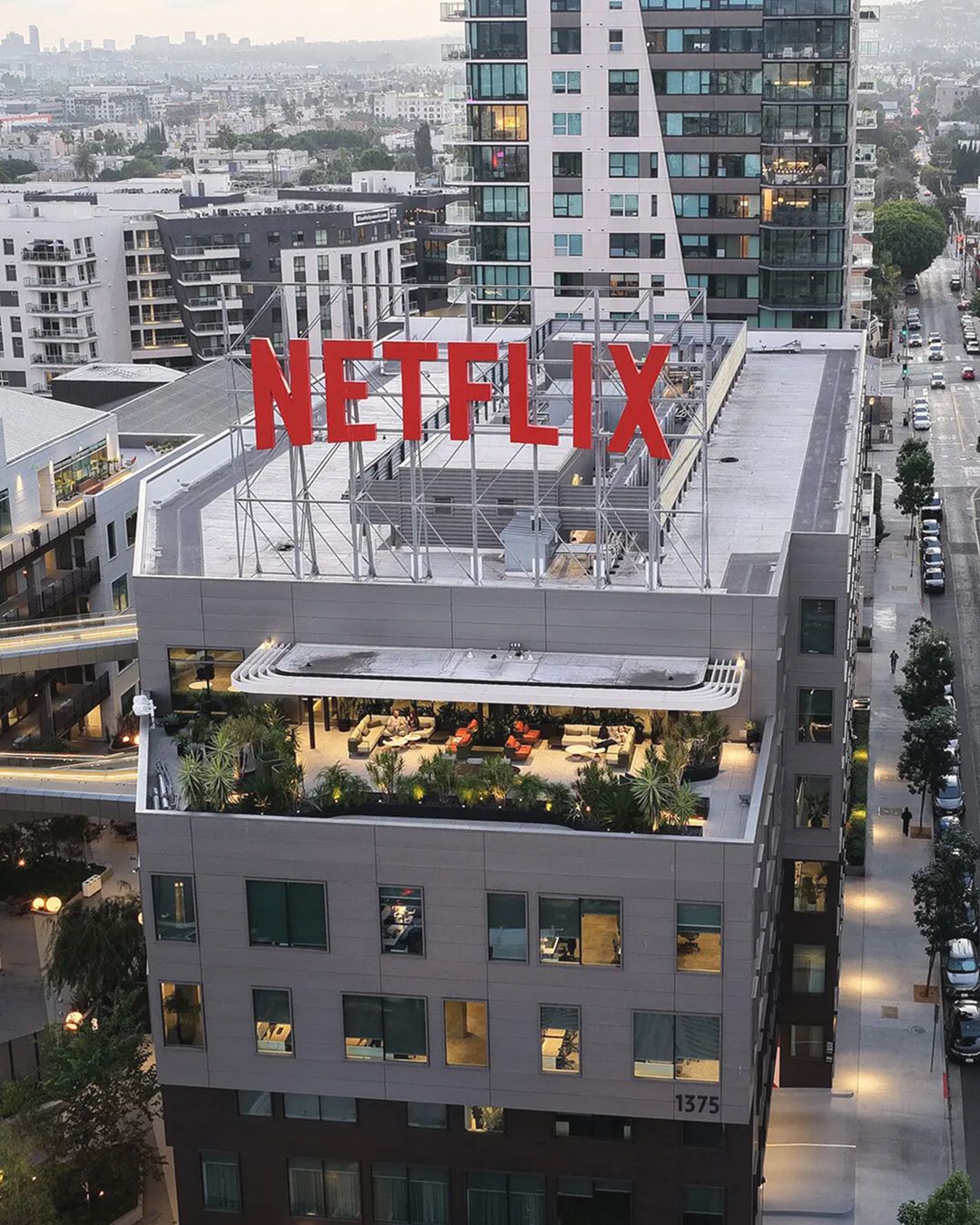 Netflix sta acquistando tutti i video brevi più visti su Youtube Una nuova strategia per scalzare il dominio dei social network
