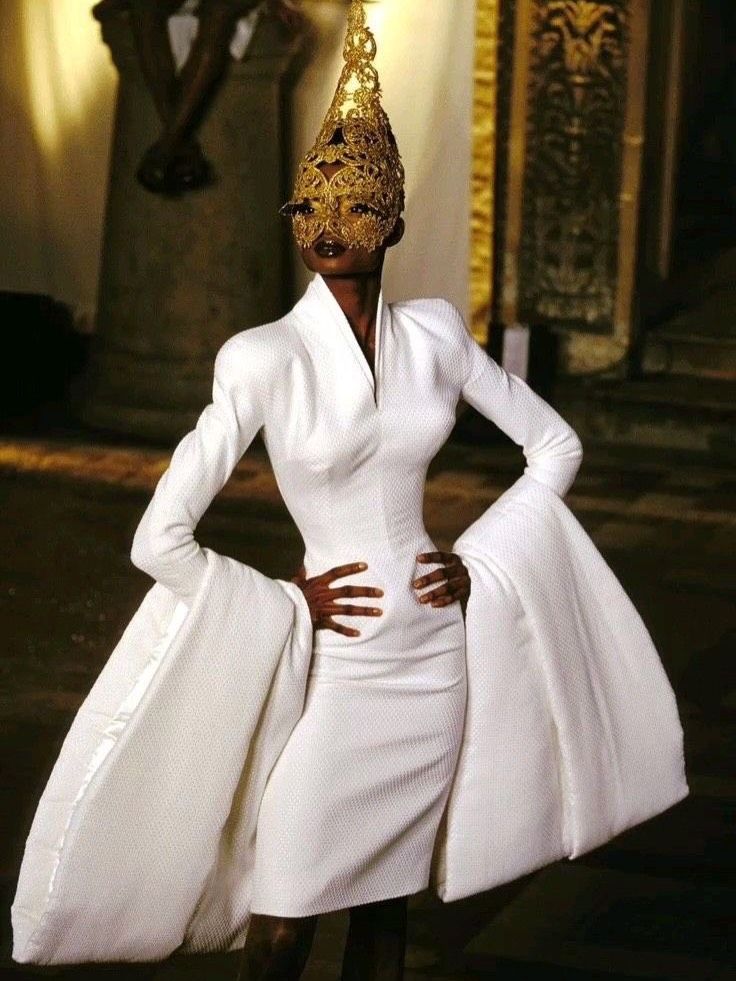 La mode se prépare aussi à l'Odyssée De Jonathan Anderson à Zendaya, les sculptures sont partout | Image 627072