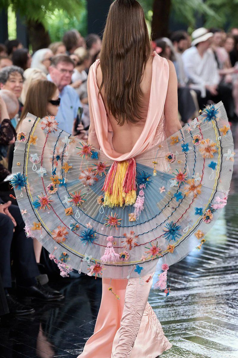 La mode se prépare aussi à l'Odyssée De Jonathan Anderson à Zendaya, les sculptures sont partout | Image 627075