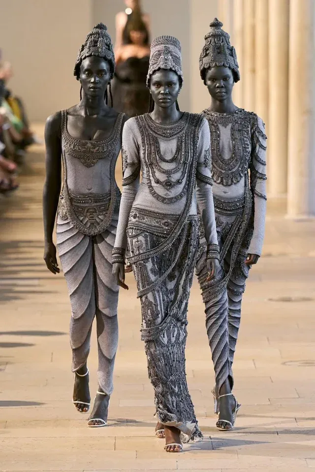 La mode se prépare aussi à l'Odyssée De Jonathan Anderson à Zendaya, les sculptures sont partout | Image 627082