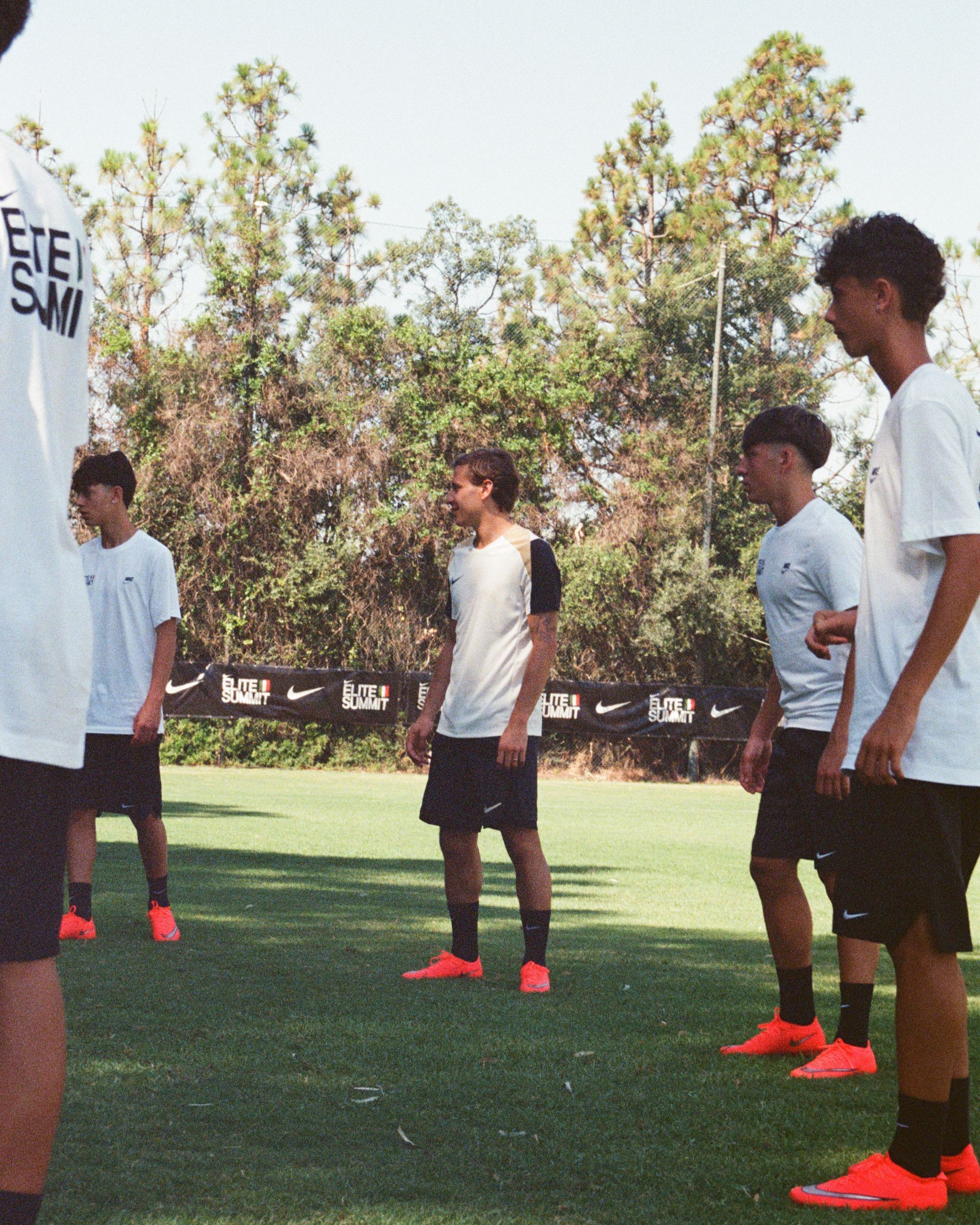 Abbiamo scoperto una nuova generazione di talenti al Nike Elite Summit Durante tre giorni in Sardegna, con Nicolò Barella e Martina Piemonte