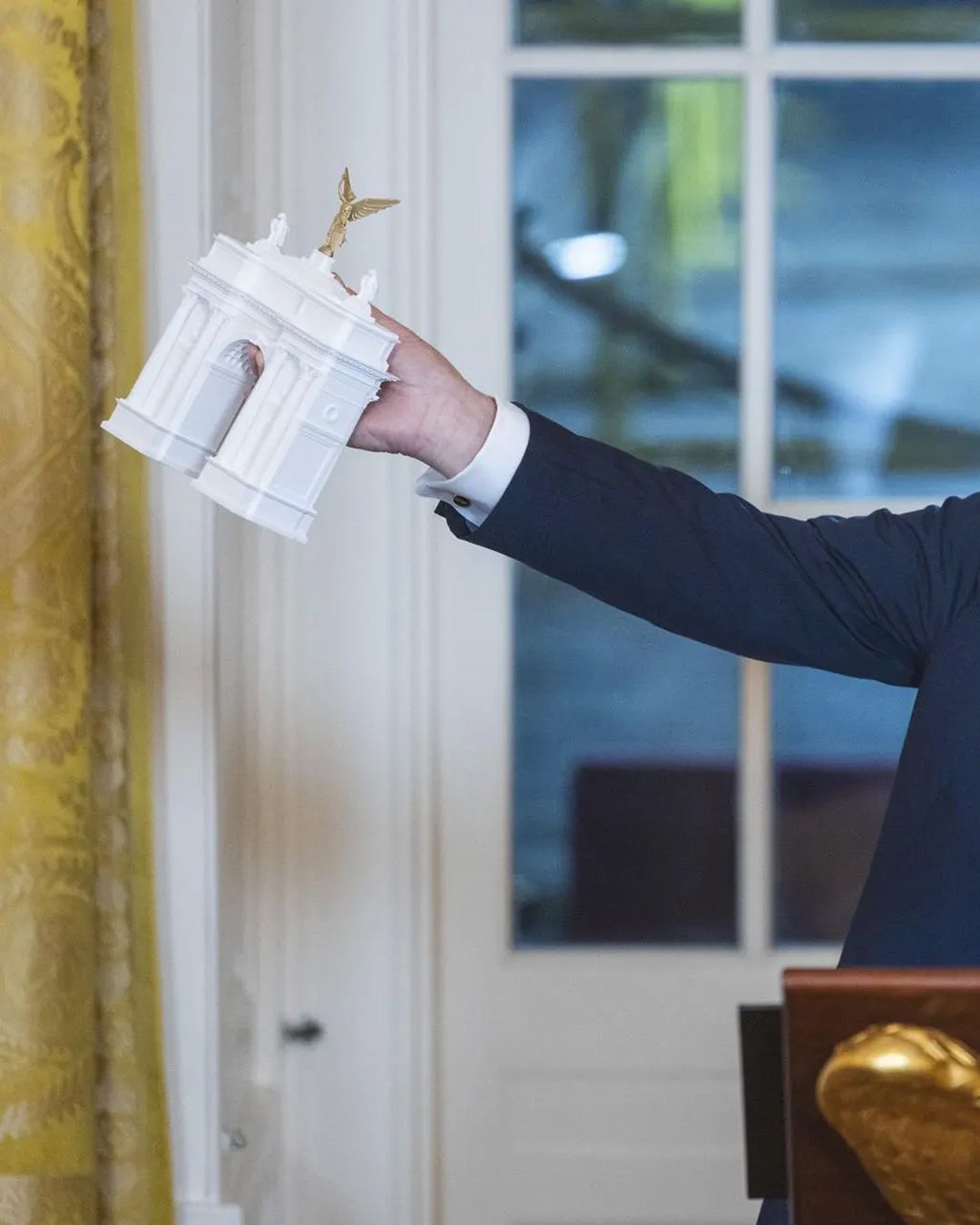 Trump möchte die Lorbeeren für den Bau eines Triumphbogens in Washington einheimsen Das jüngste Anzeichen für die Tendenz des Präsidenten, einen Kult seiner eigenen Persönlichkeit zu fördern