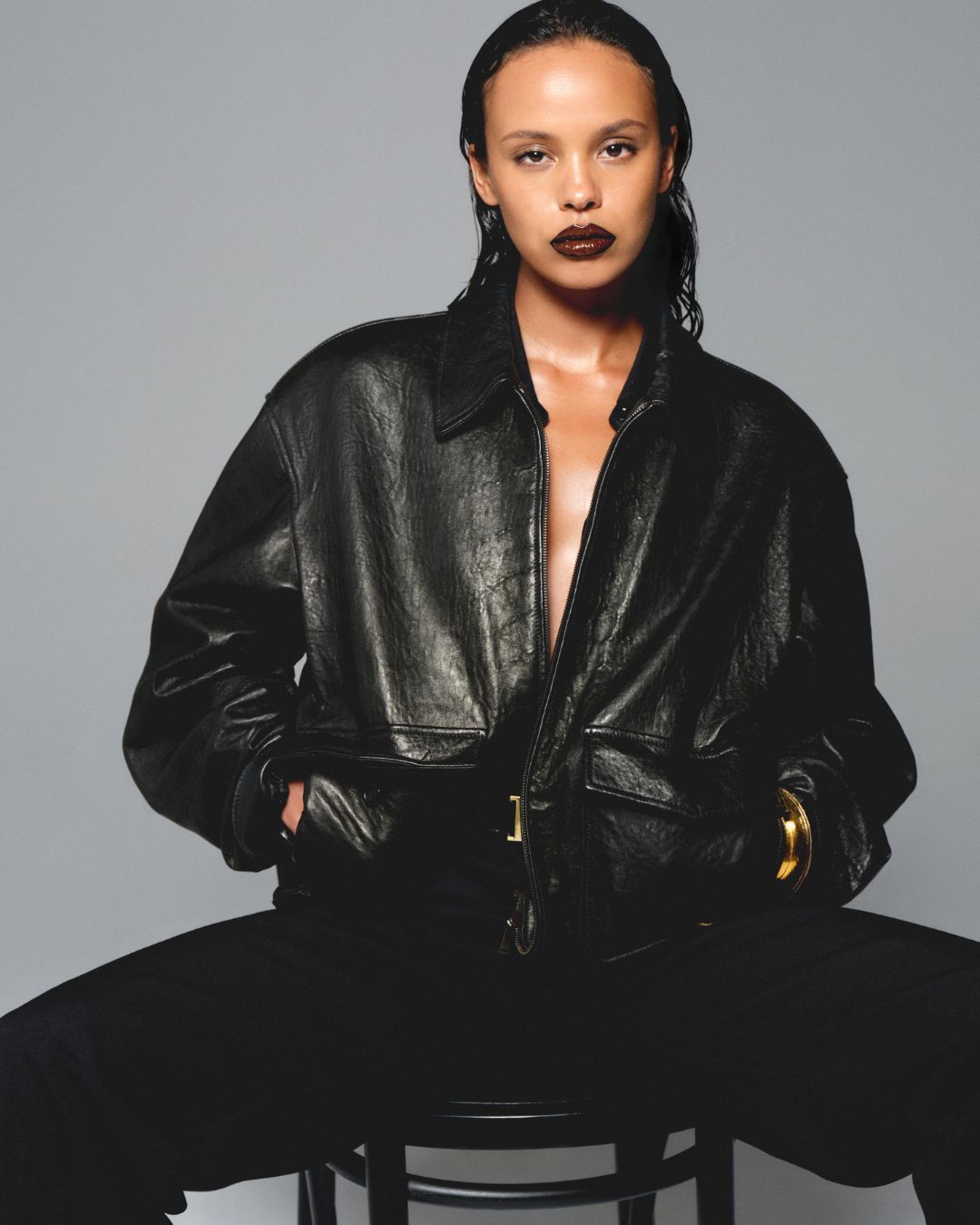 Alisha Boe è la nuova Global Ambassador di YSL Beauty per Black Opium L’attrice racconta cosa significa incarnare la party girl per eccellenza della nuova generazione.