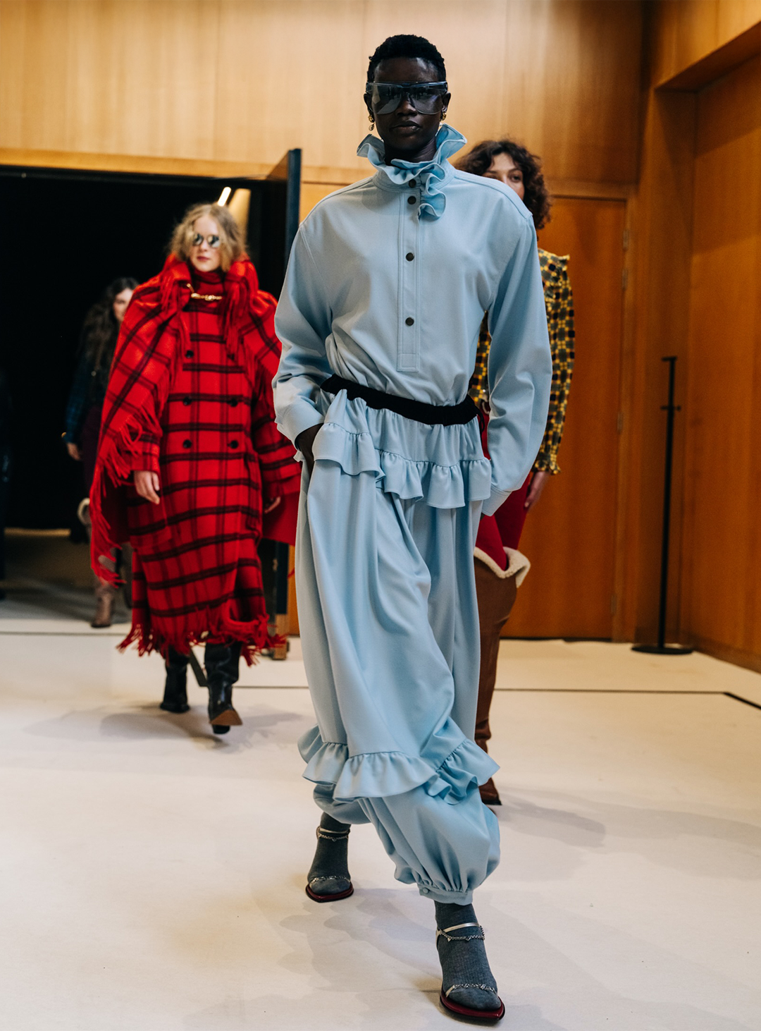 The ultra-light summer of balloon pants The history of the trend, from the origins of the salwar to the SS26 runways
