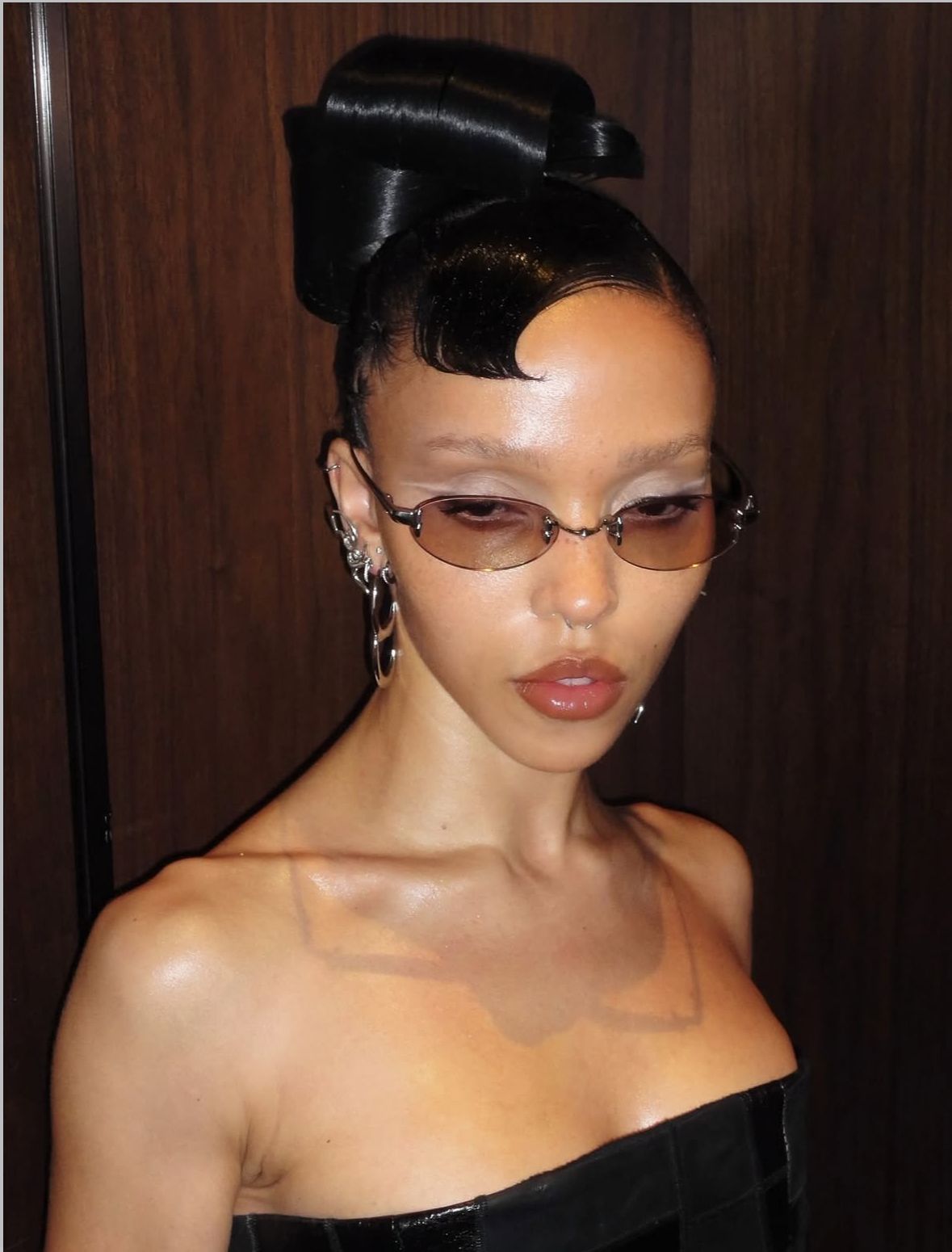 “I don't look at other hair styles, I like to combine different elements” Interview with Louis Souvestre, FKA twigs hair stylist | Image 629351