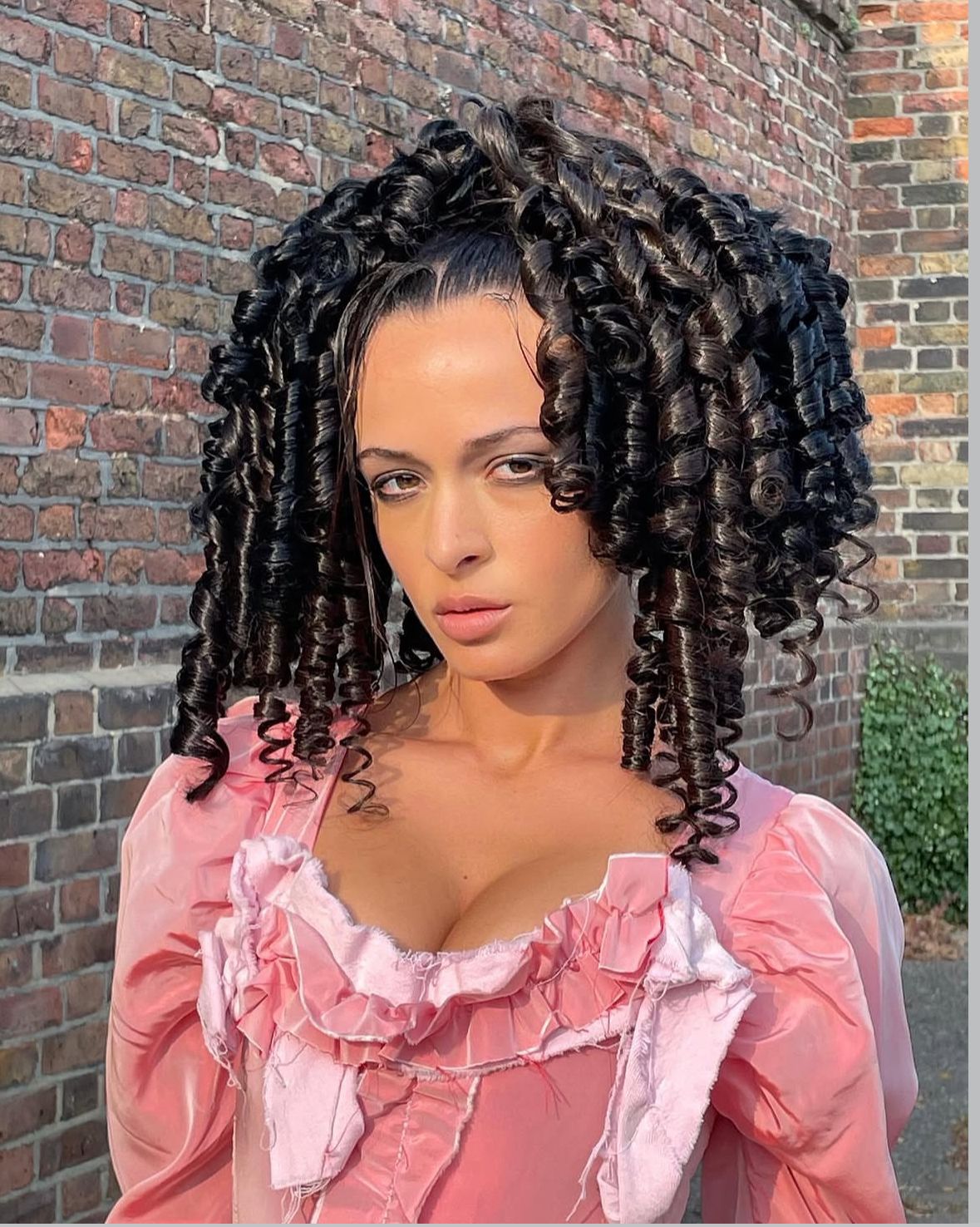 “I don't look at other hair styles, I like to combine different elements” Interview with Louis Souvestre, FKA twigs hair stylist | Image 629341