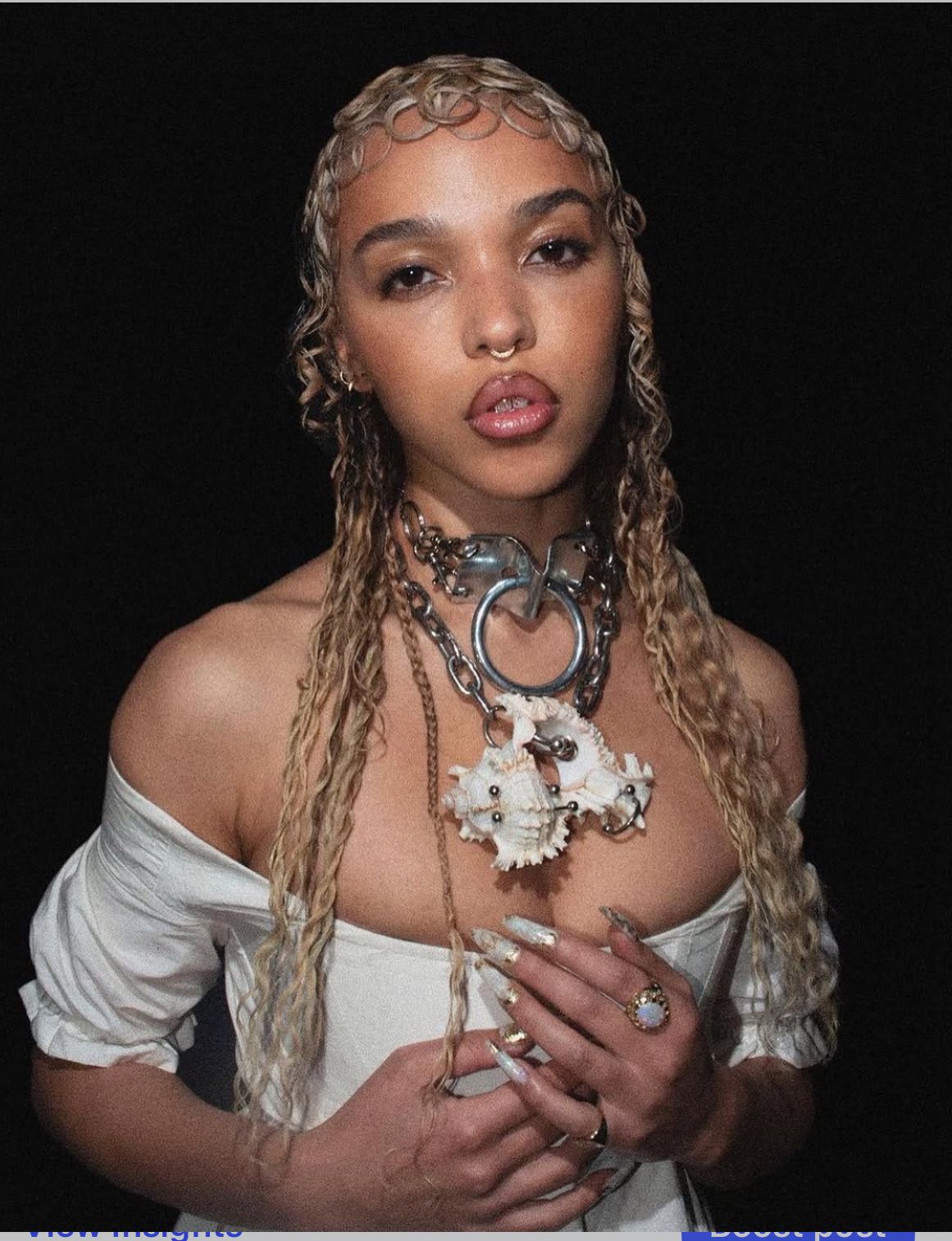 “I don't look at other hair styles, I like to combine different elements” Interview with Louis Souvestre, FKA twigs hair stylist | Image 629339