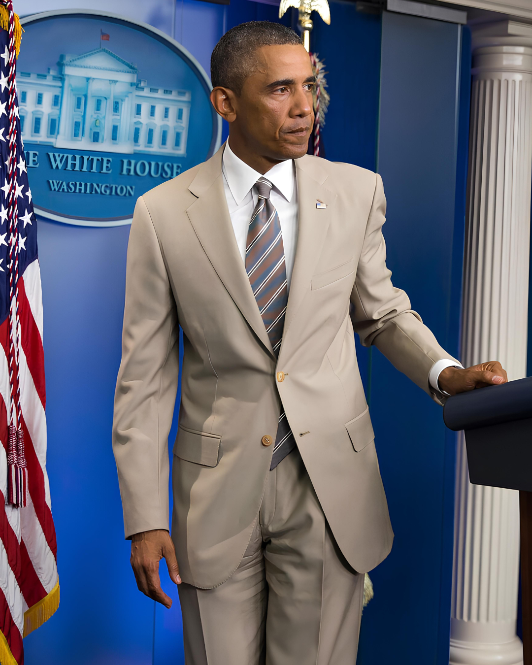 Quella volta in cui Barack Obama indossò un completo beige E mandò in crisi gli Stati Uniti