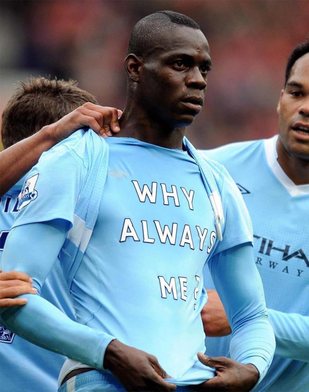 La fois où Balotelli a porté le maillot Why Always Me? Prouvant qu'il est une icône de style et de football